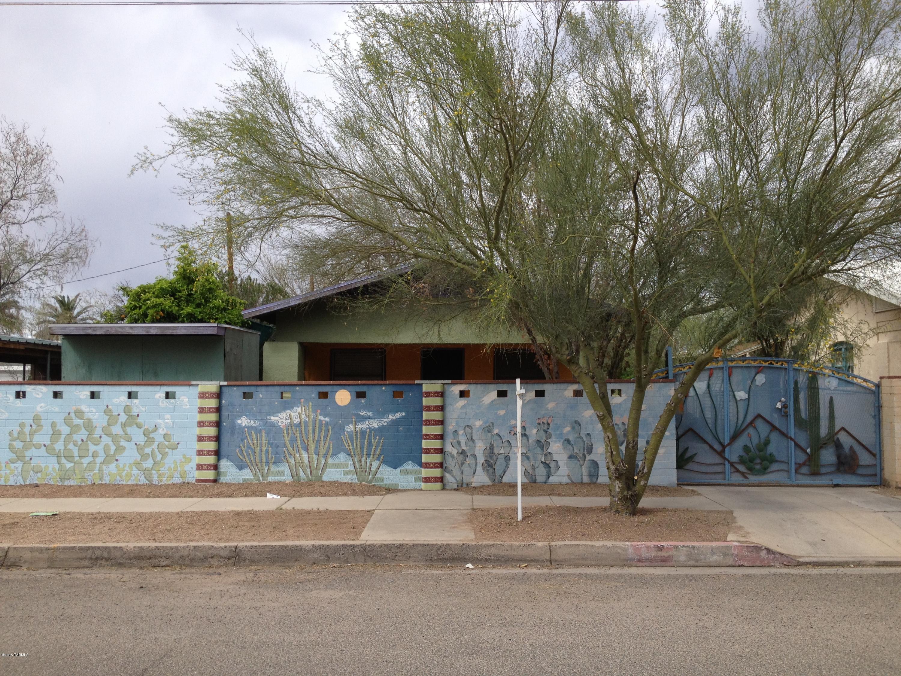 Gorgeous home in a great location. Wonderful upgrades throughout. This is a must see.
