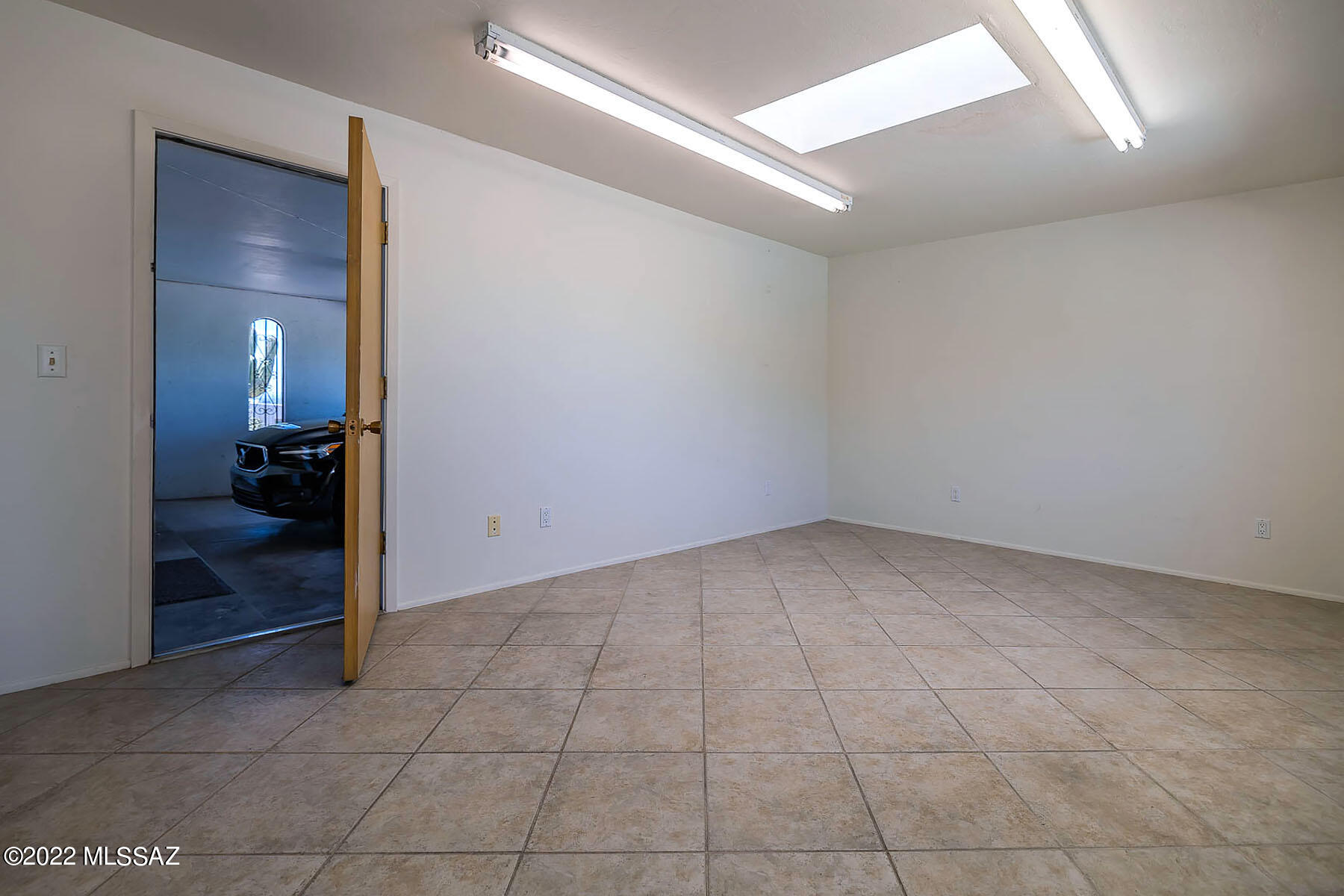 Shadow Roc (81-141) - Residential