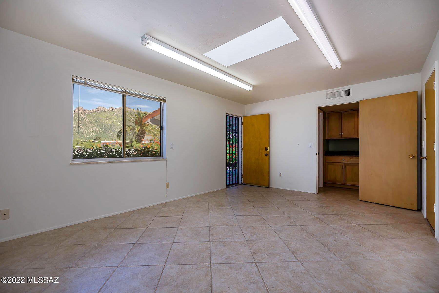 Shadow Roc (81-141) - Residential