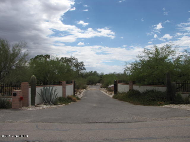 Convenient large NW property this 4 BR/3.5 BA on with pool and attached in-law suite is perfect to spread out in. Easy access less than 5 minutes to I-10. Main house has 3 BDR plus den & 2.5 BA plus attached in-law quarters with kitchenette makes 4th BDR & 3rd full BA. 2 car garage attached to house plus double carport. Tenant pays electric, & propane (only used for stove & fireplace). Water from private well & tenant pays $60/mo co-op fee. pool/spa heater inoperable. Only house, carport/storage, front yard, and enclosed backyard are included. Pets subject to approval**RENTAL RATE REFLECTS A $45 CONCESSION IN EXCHANGE FOR TENANT’S AGREEMENT TO CHANGE HVAC FILTERS MONTHLY. RENTAL RATES ARE $45/MO HIGHER THAN STATED W/O CONCESSION*