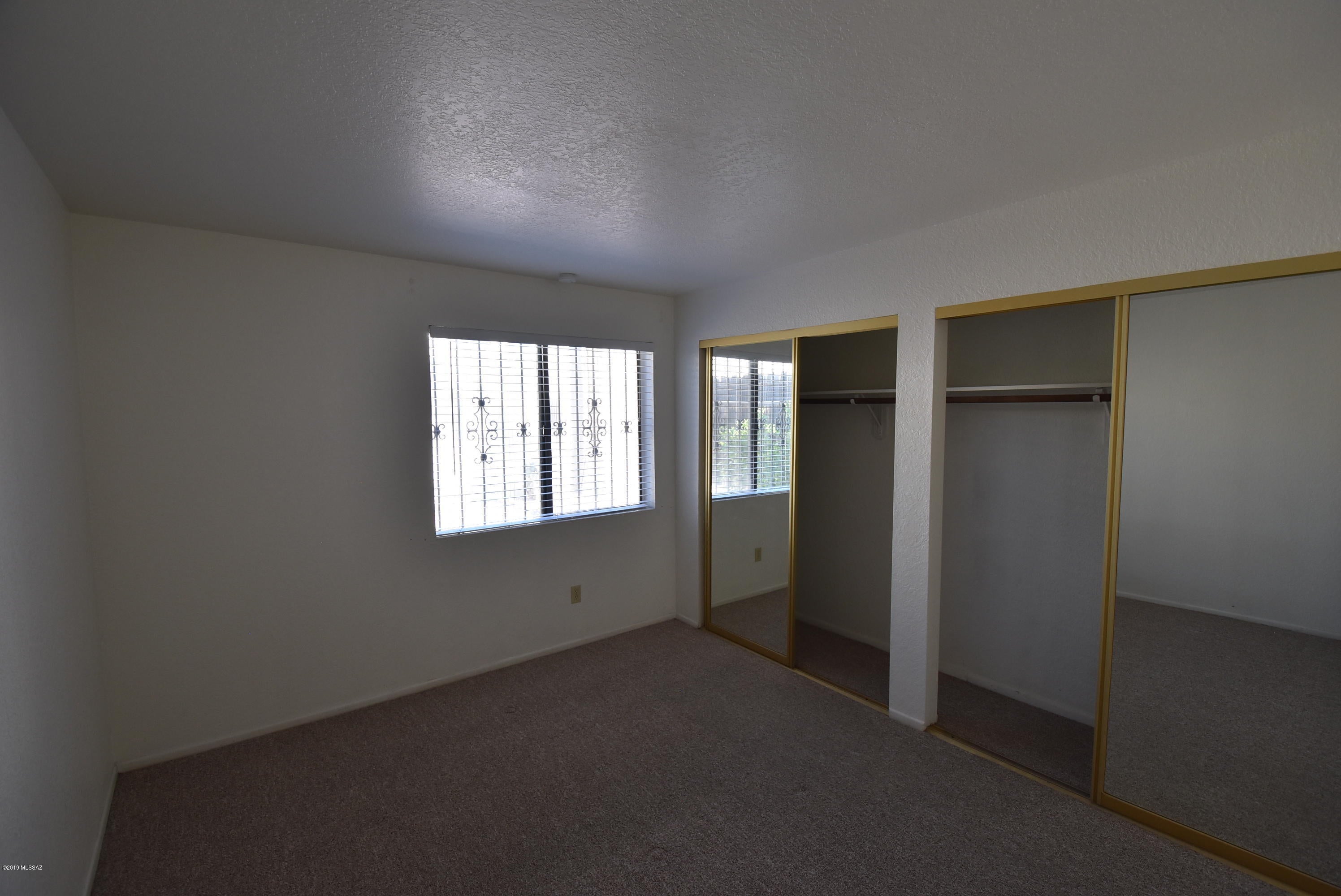 Lazy Creek 1 Amended (1-83) - Residential Lease