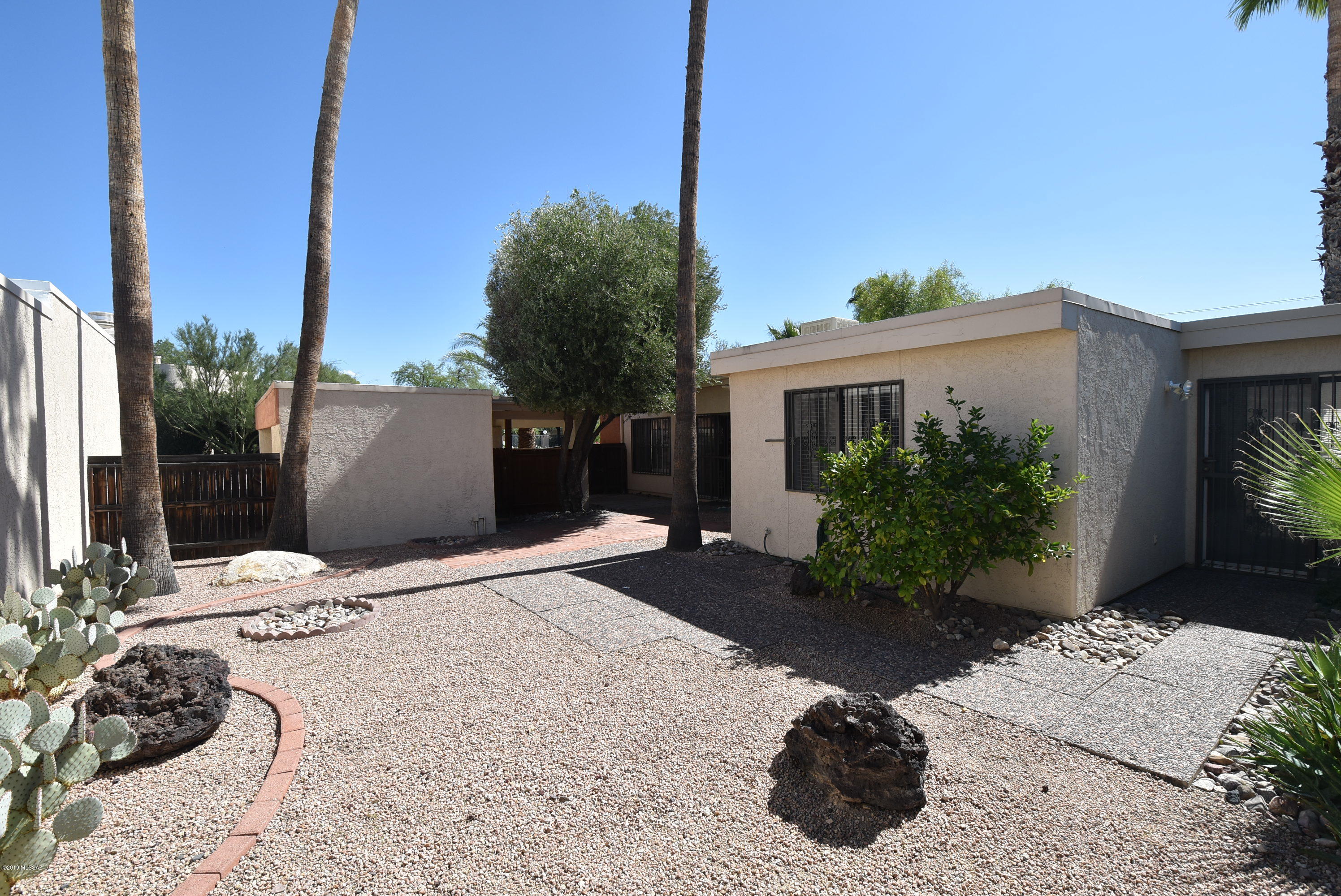 Lazy Creek 1 Amended (1-83) - Residential Lease