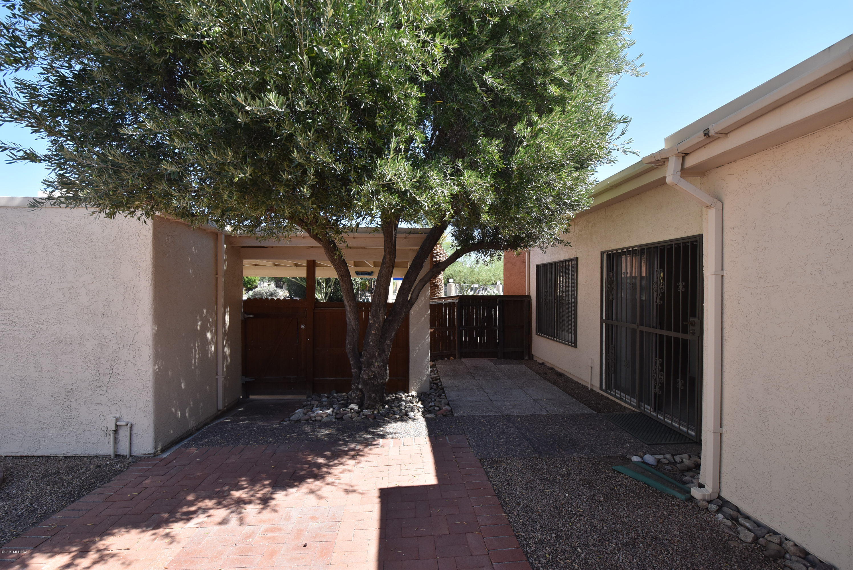 Lazy Creek 1 Amended (1-83) - Residential Lease