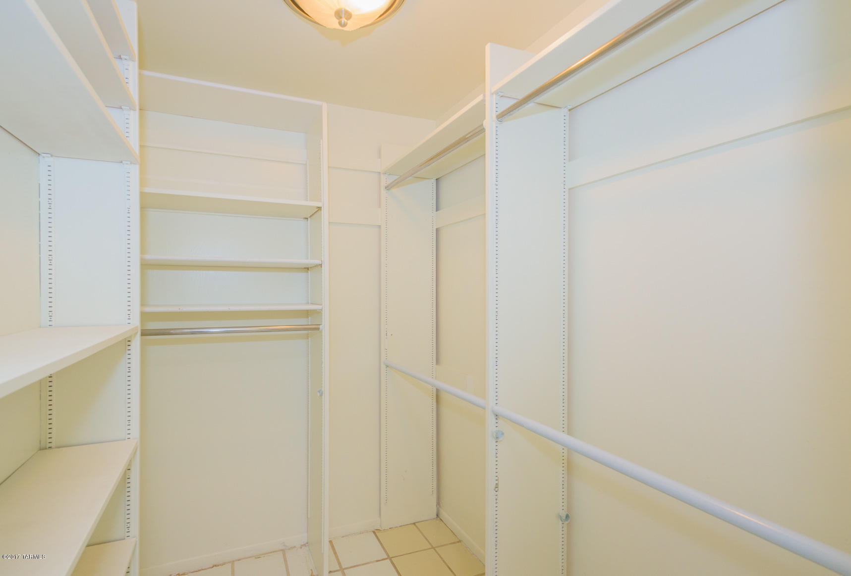 Colonia Verde (13-17) - Residential