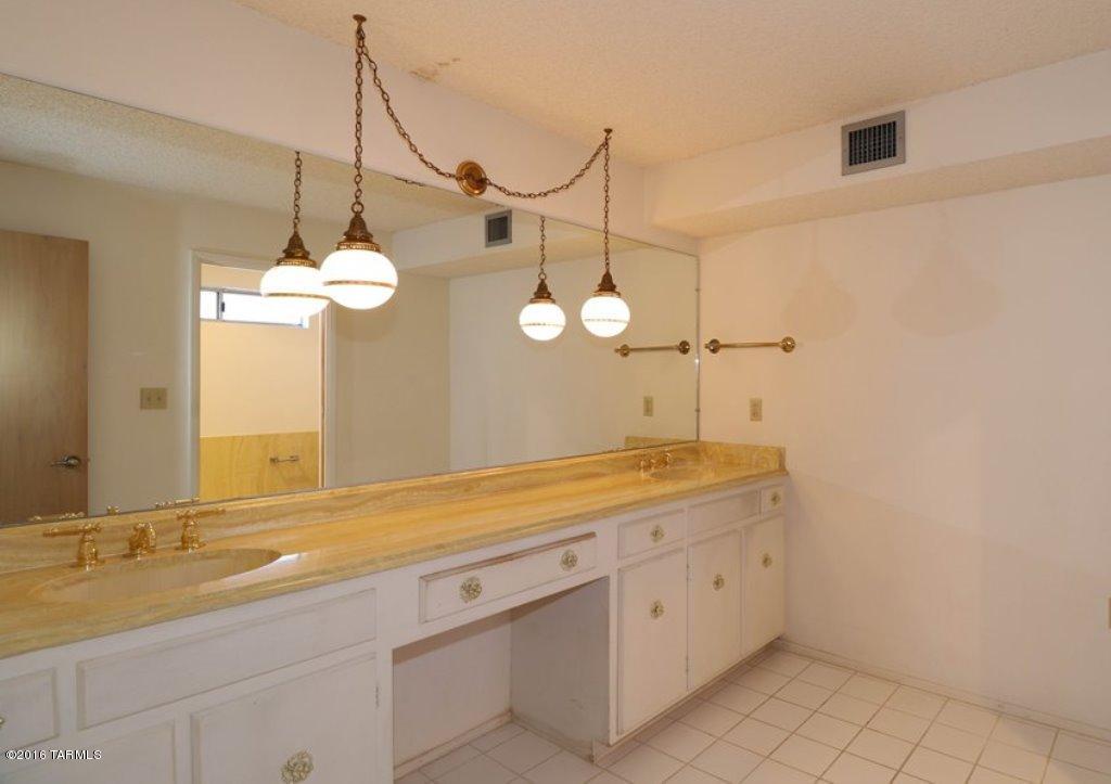 Woodland Hills - Residential