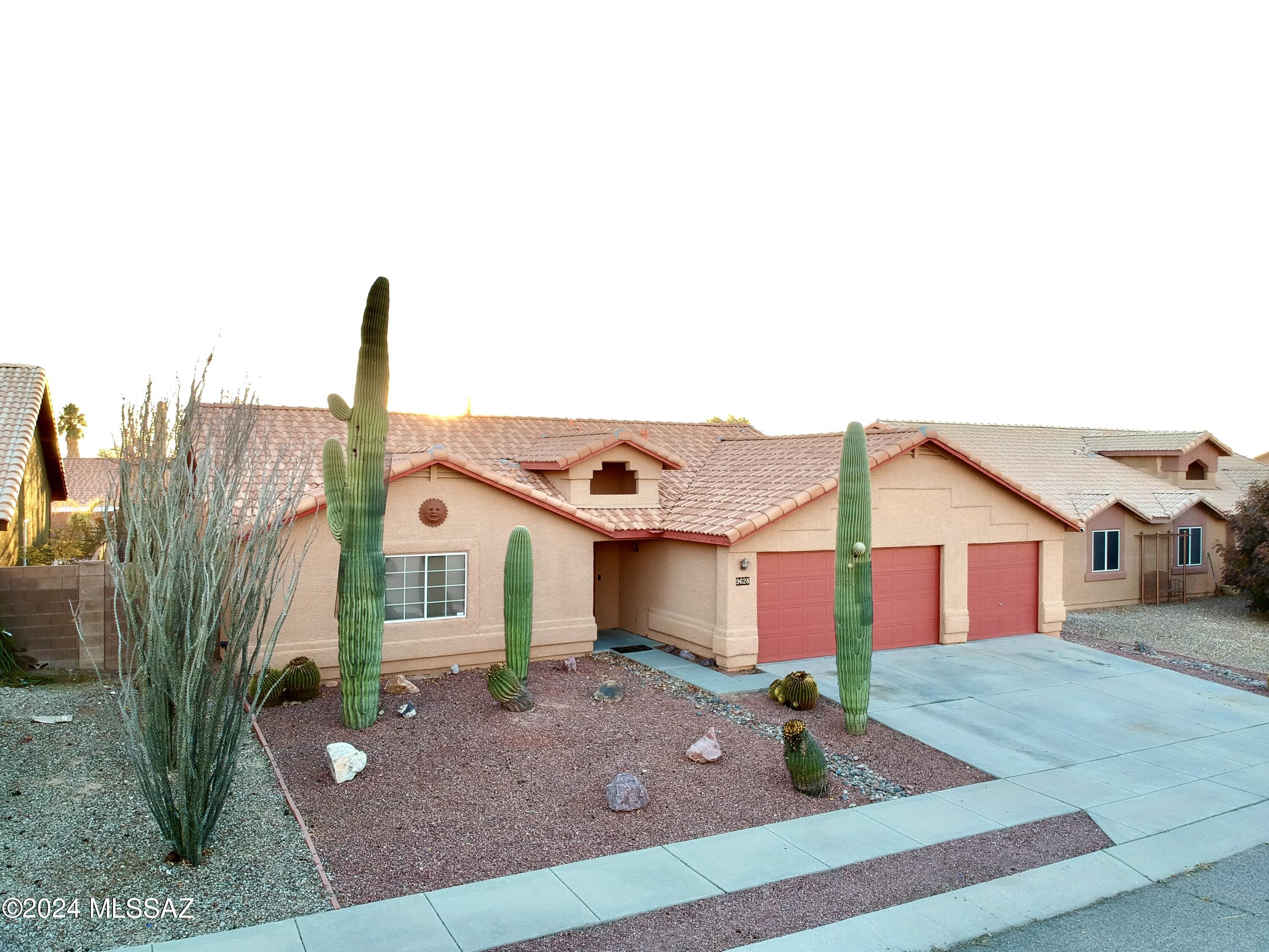 Hacienda Del Oro (1-879) - Residential