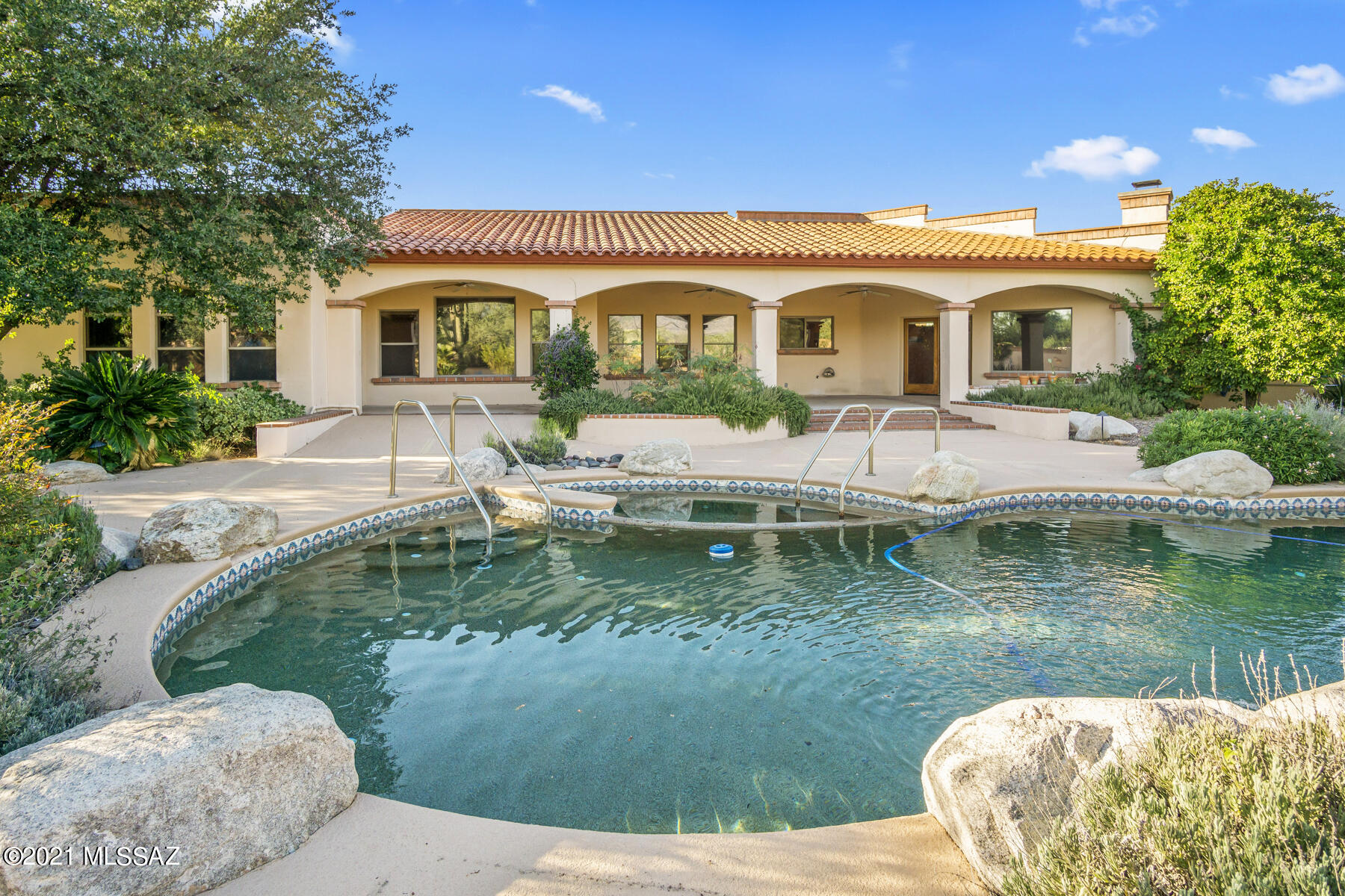 Loma De La Vista Verde (1-38) - Residential