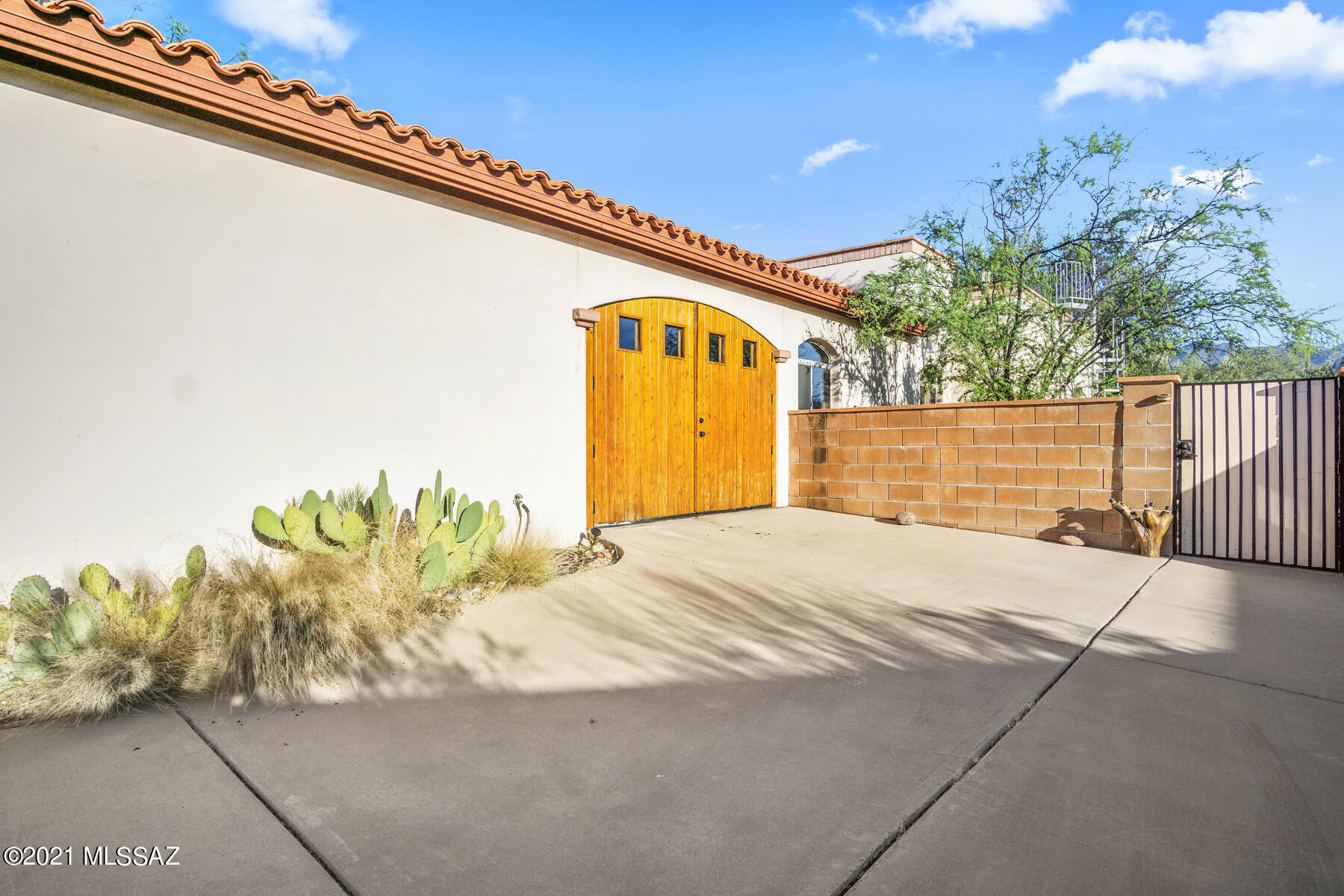 Loma De La Vista Verde (1-38) - Residential