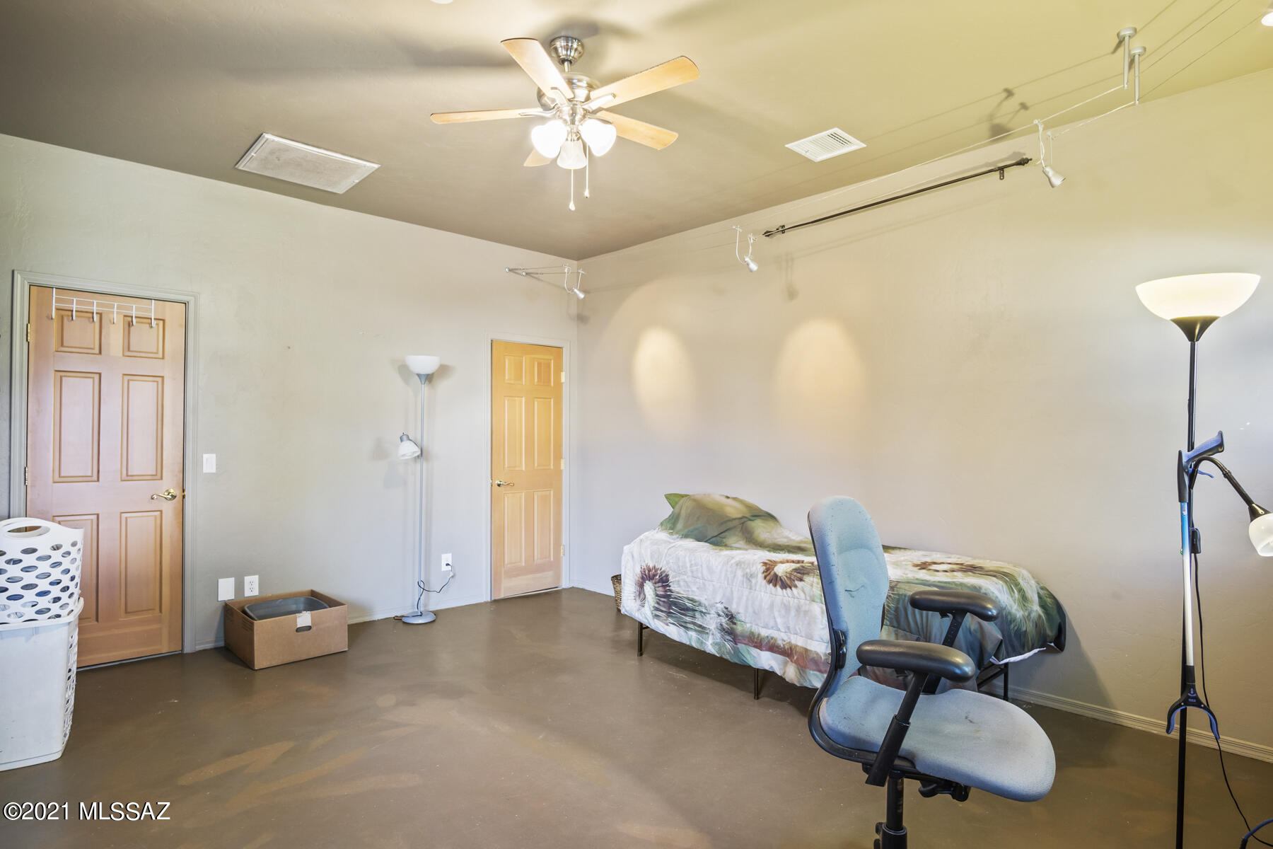 Loma De La Vista Verde (1-38) - Residential
