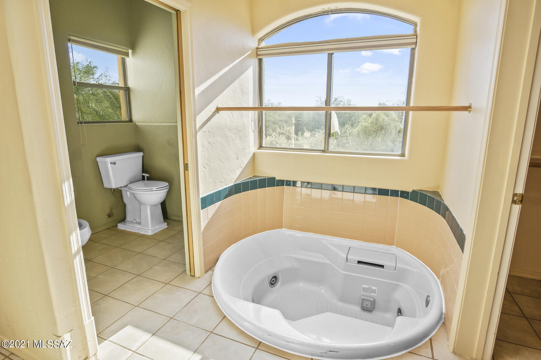 Loma De La Vista Verde (1-38) - Residential
