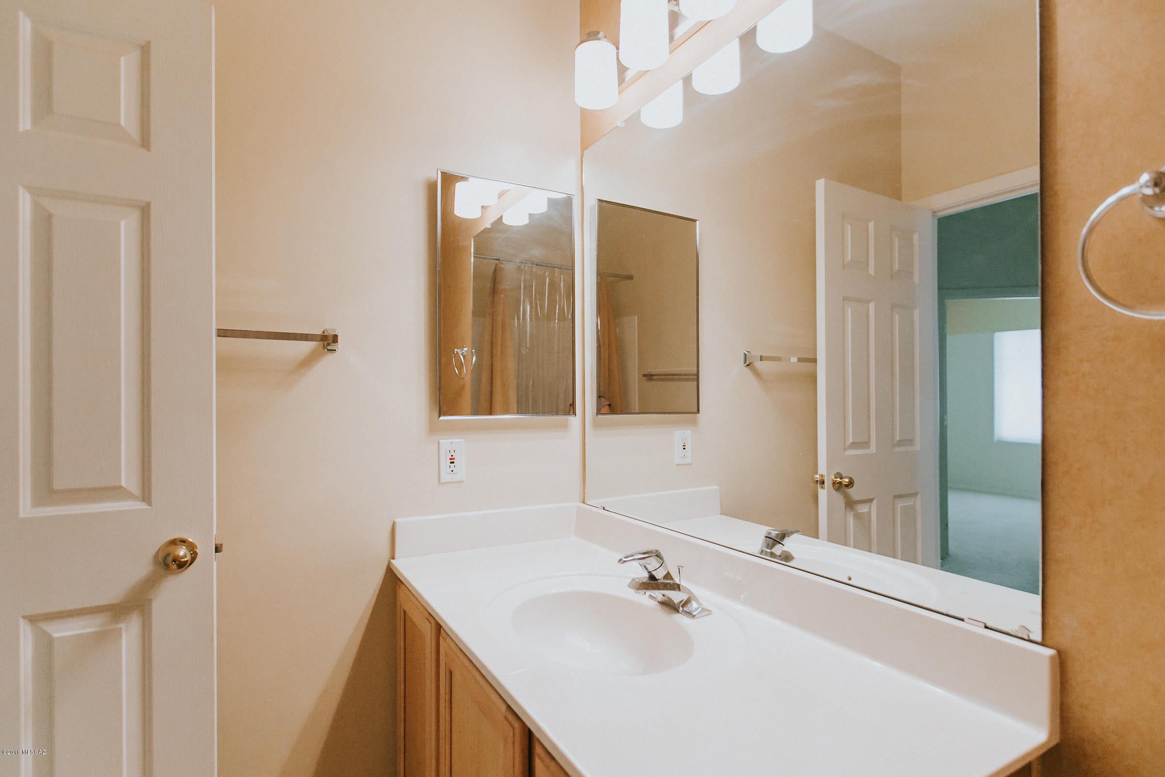 Cancion De La Luna (1-88) - Residential Lease