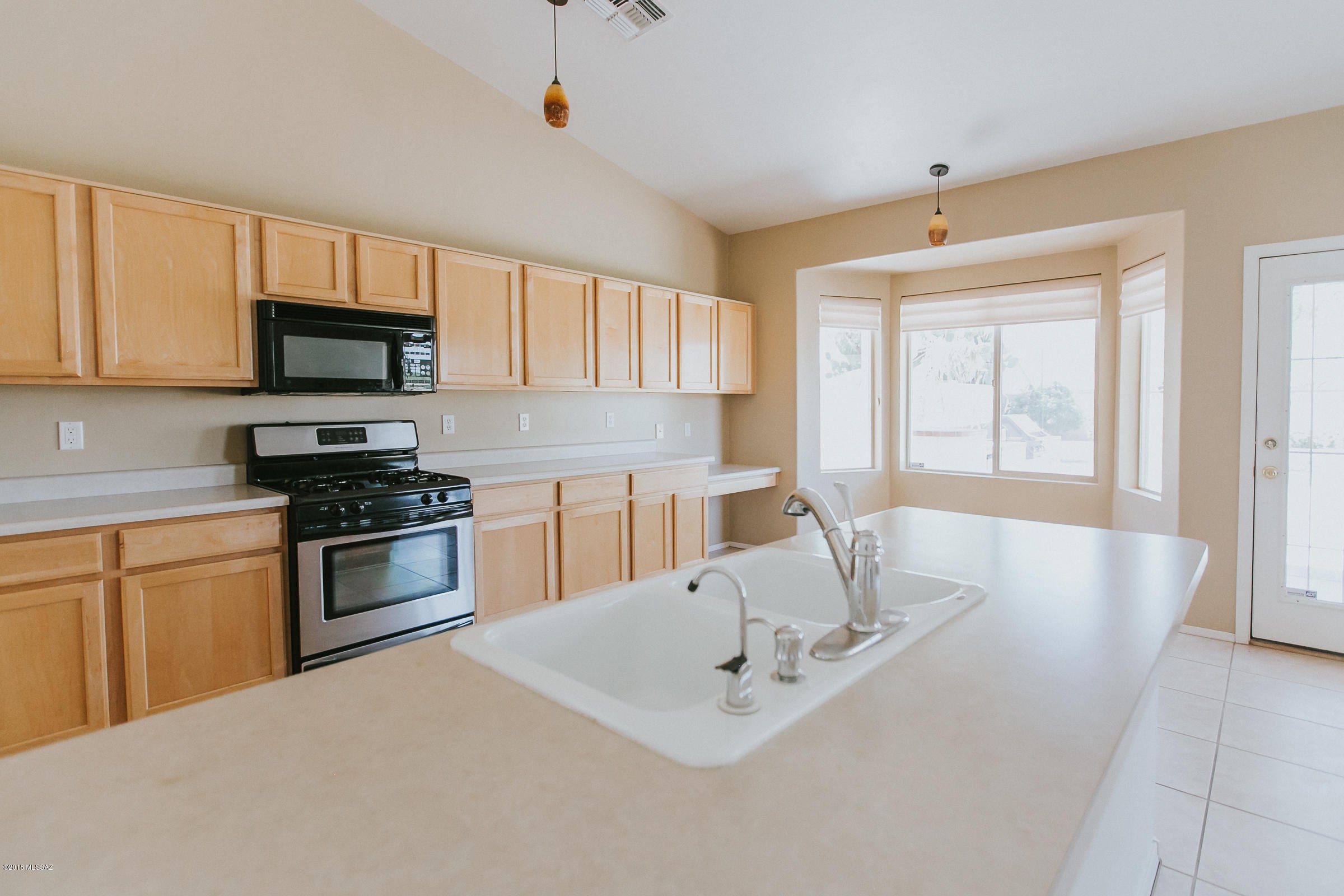 Cancion De La Luna (1-88) - Residential Lease