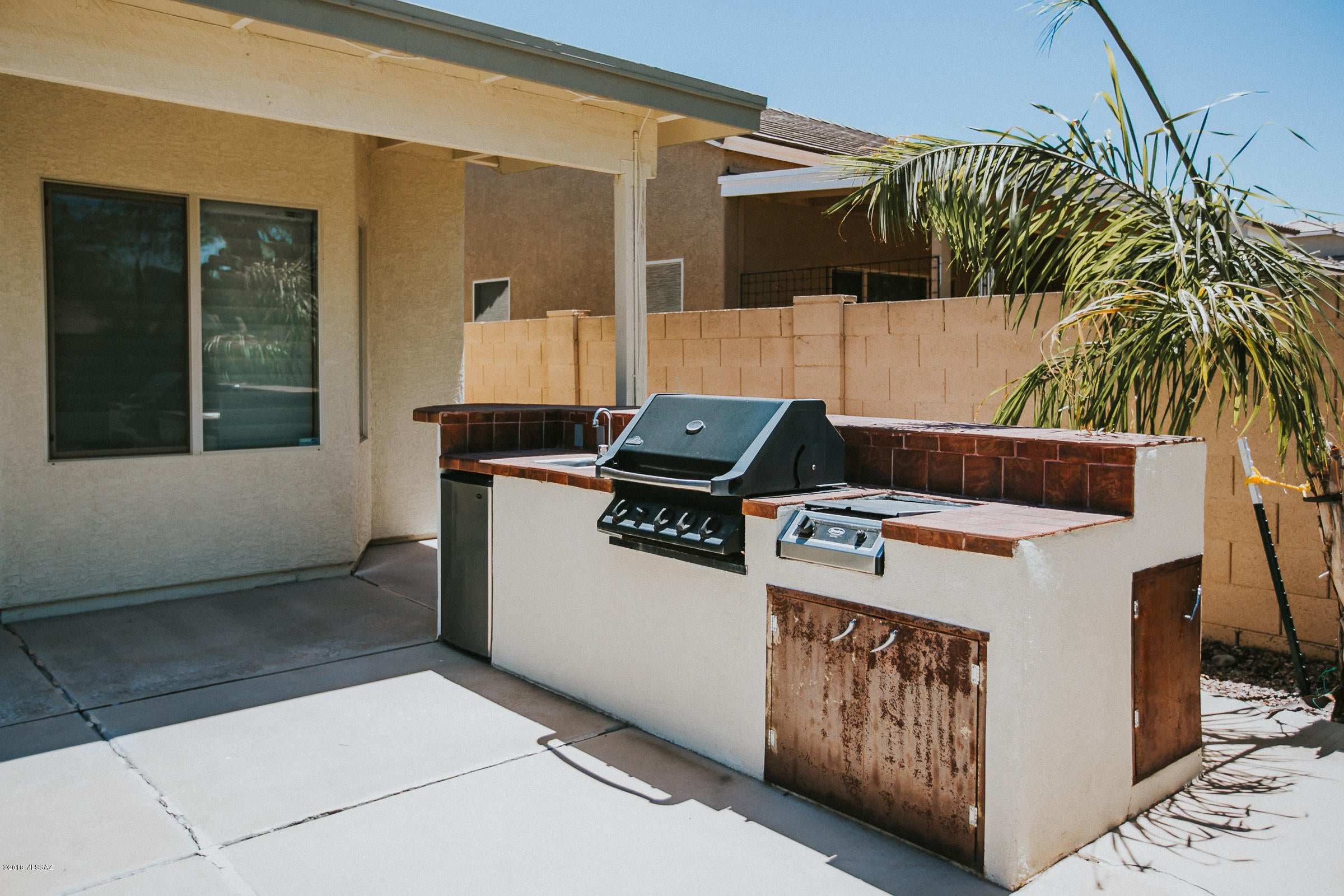 Cancion De La Luna (1-88) - Residential Lease
