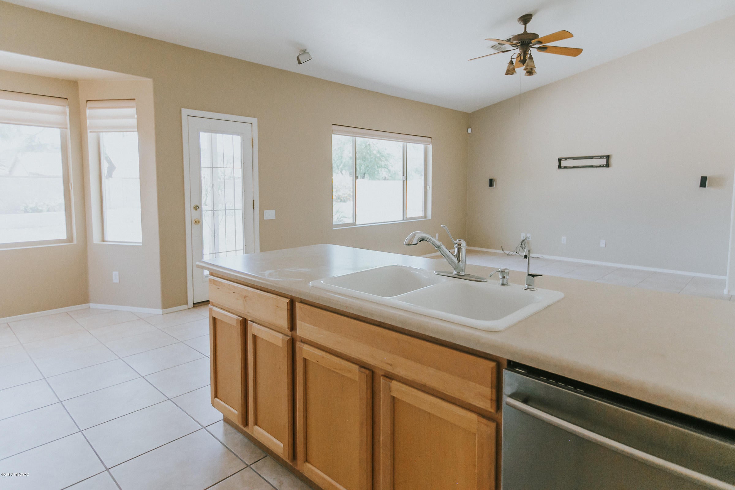 Cancion De La Luna (1-88) - Residential Lease