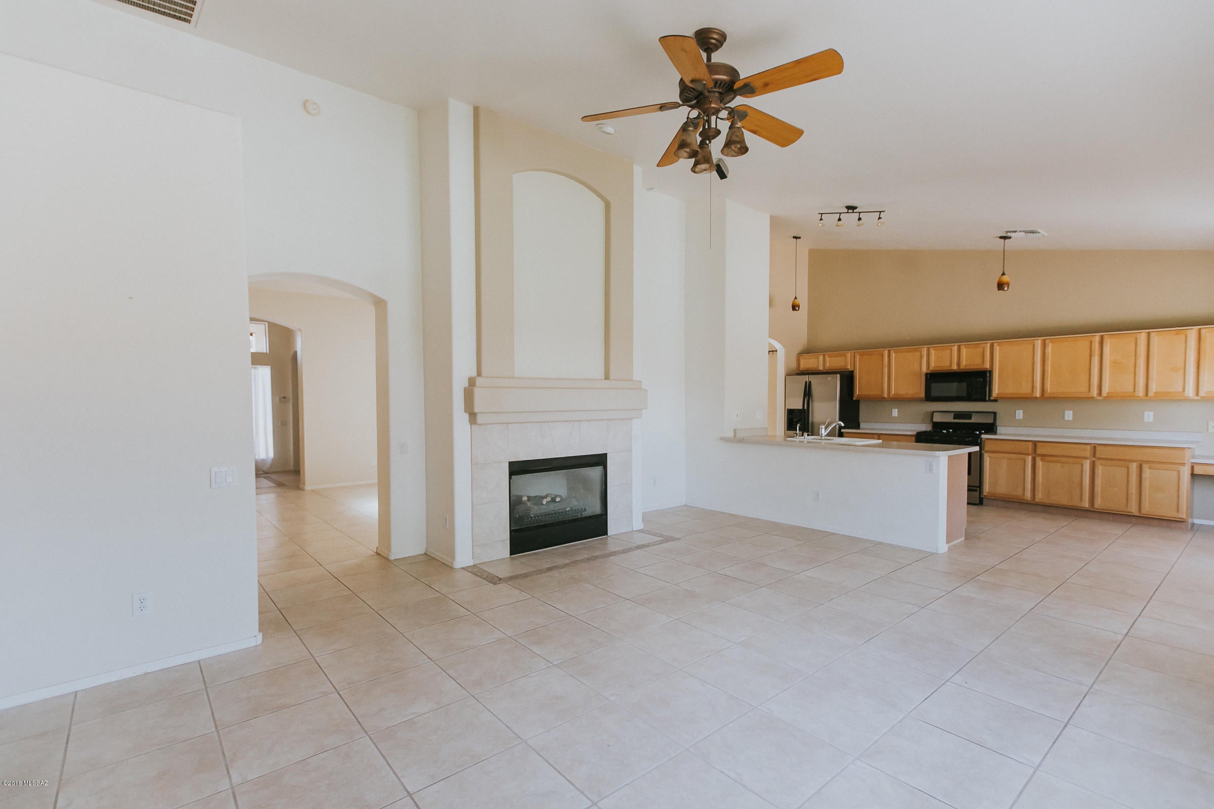 Cancion De La Luna (1-88) - Residential Lease