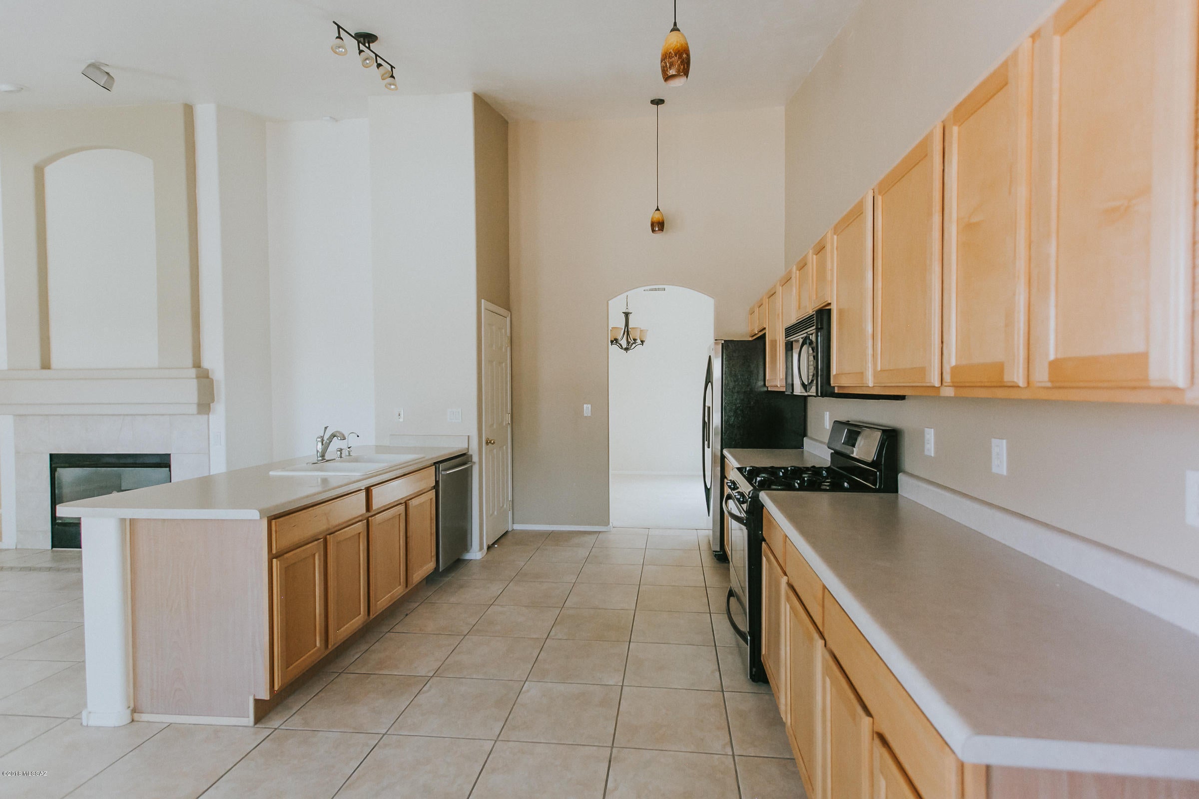 Cancion De La Luna (1-88) - Residential Lease