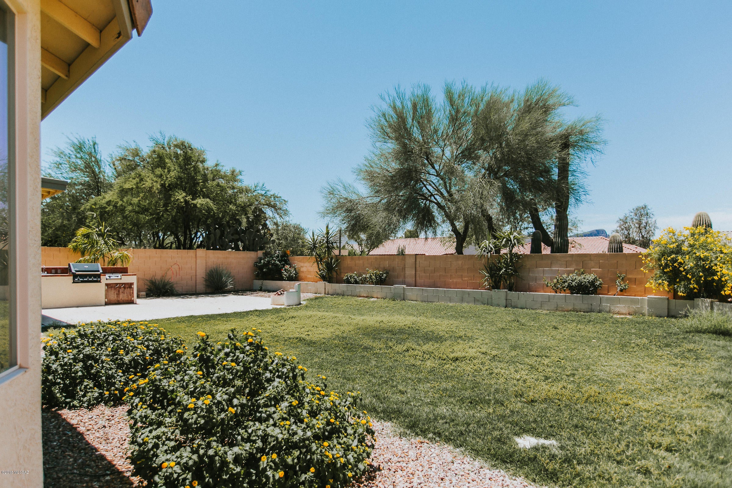Cancion De La Luna (1-88) - Residential Lease