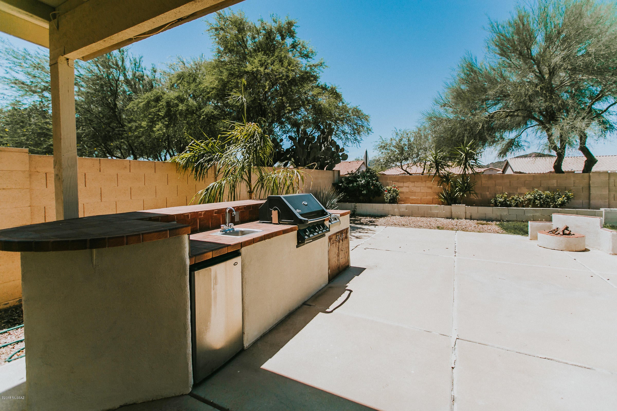 Cancion De La Luna (1-88) - Residential Lease