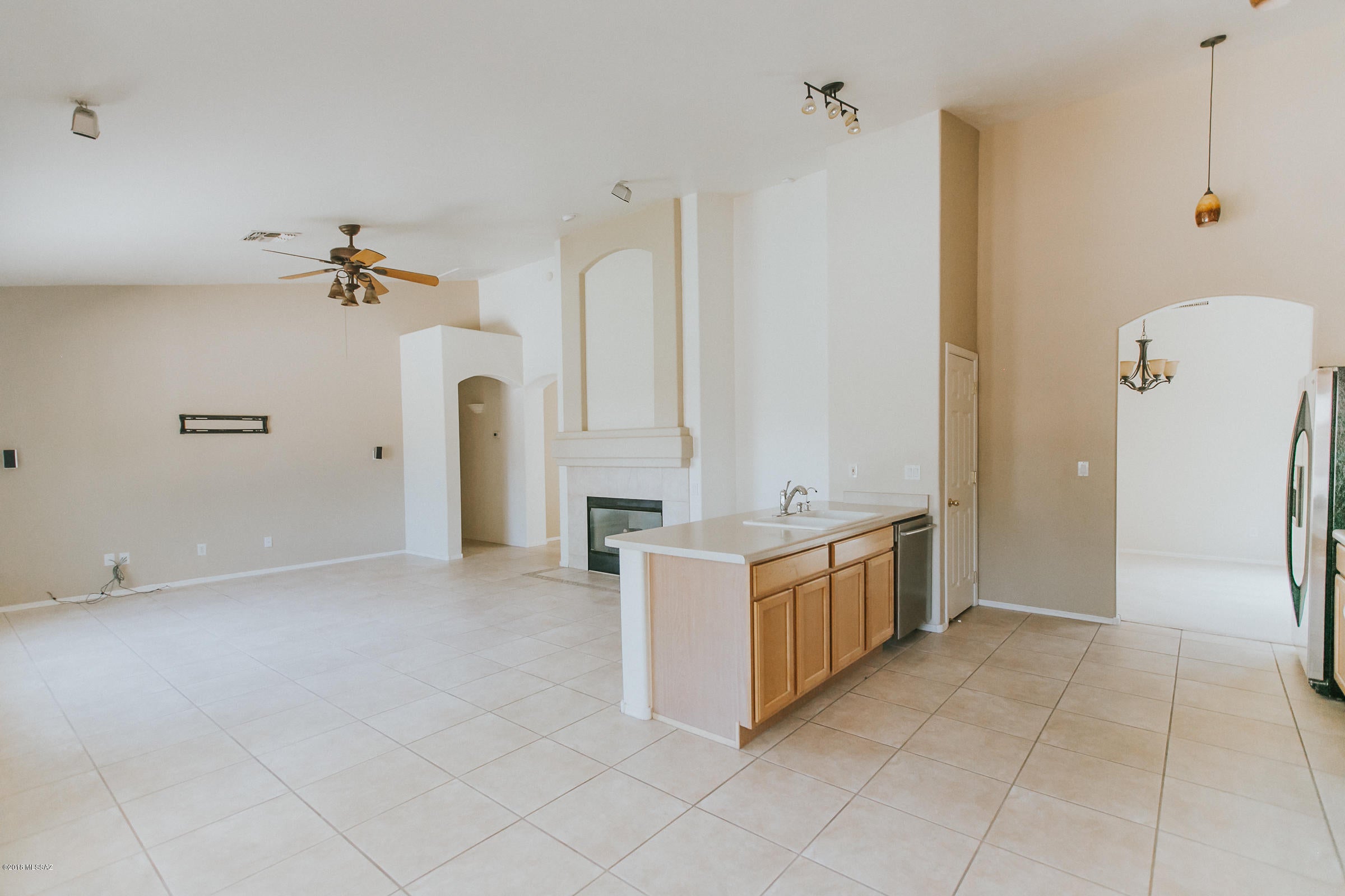 Cancion De La Luna (1-88) - Residential Lease