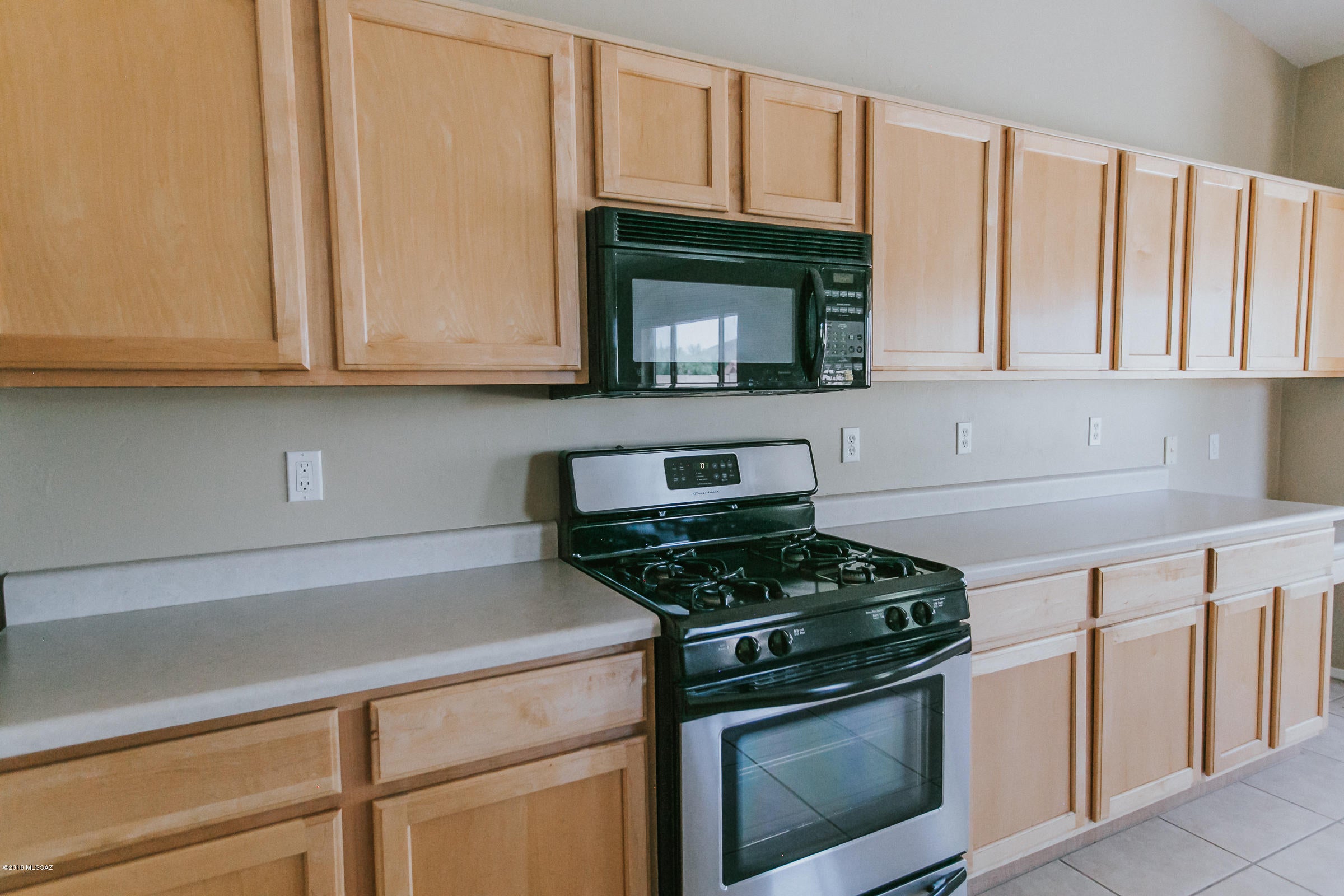 Cancion De La Luna (1-88) - Residential Lease