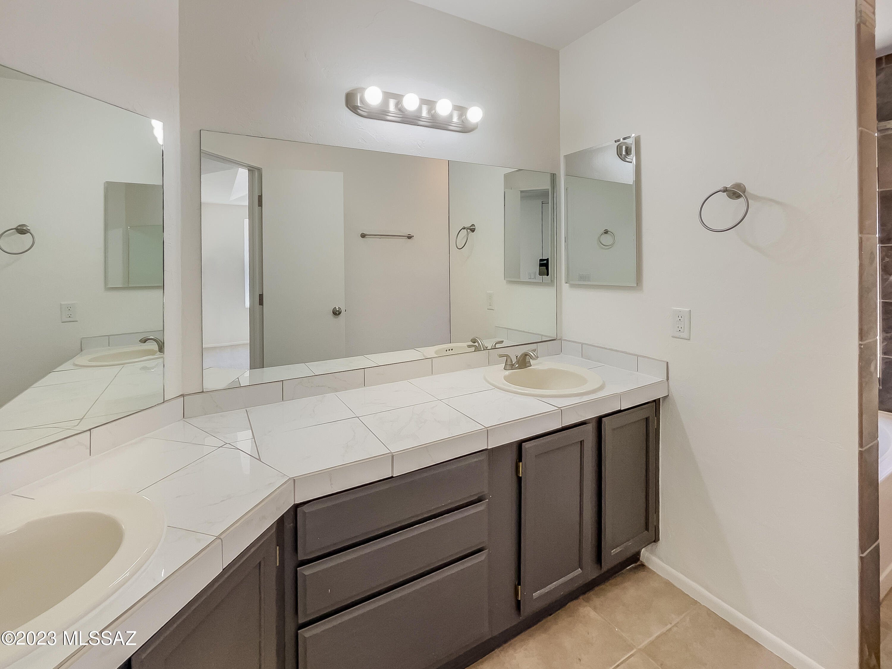 Macalester Park (1-142) - Residential