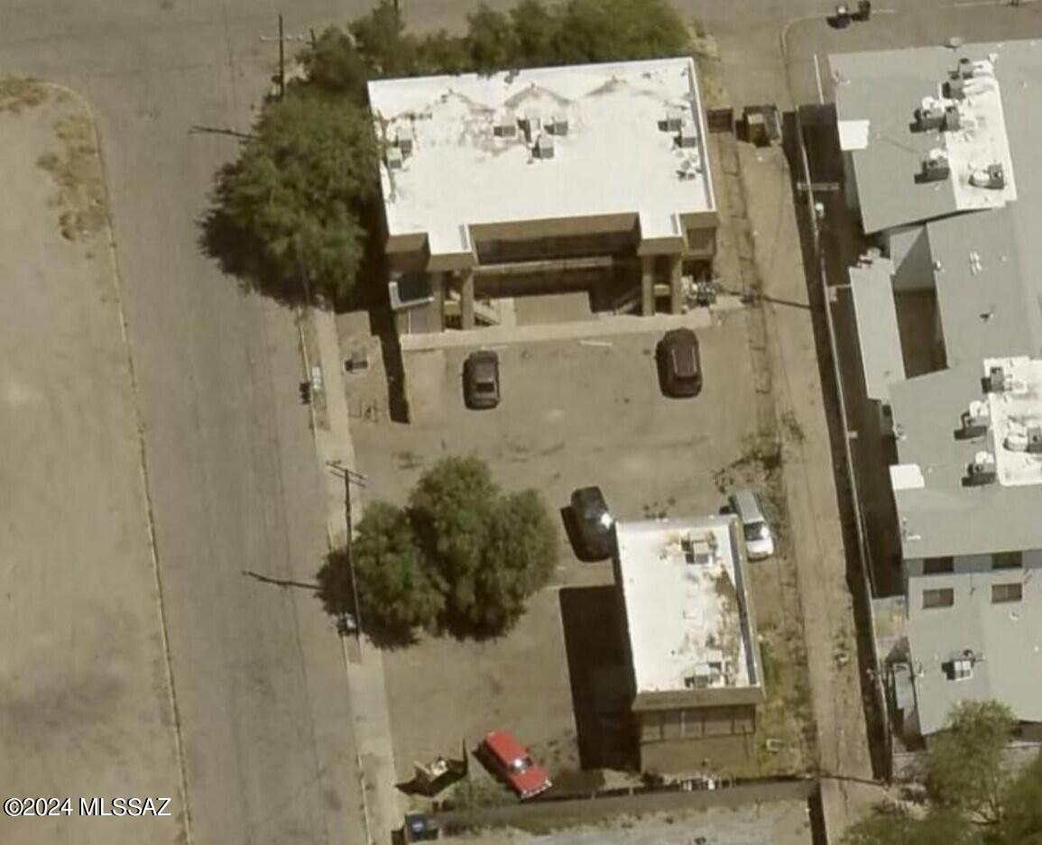 12 Unit Apartment Complex right next to Pima Community College. Excellent Rental/Investment property. Centrally located less than 2 mi from U of A,& 1/2 mi from I-10, near Downtown & Bus Lines. Property includes tax codes 115-08-1630, 115-08-1640 & 115-08-1650.
