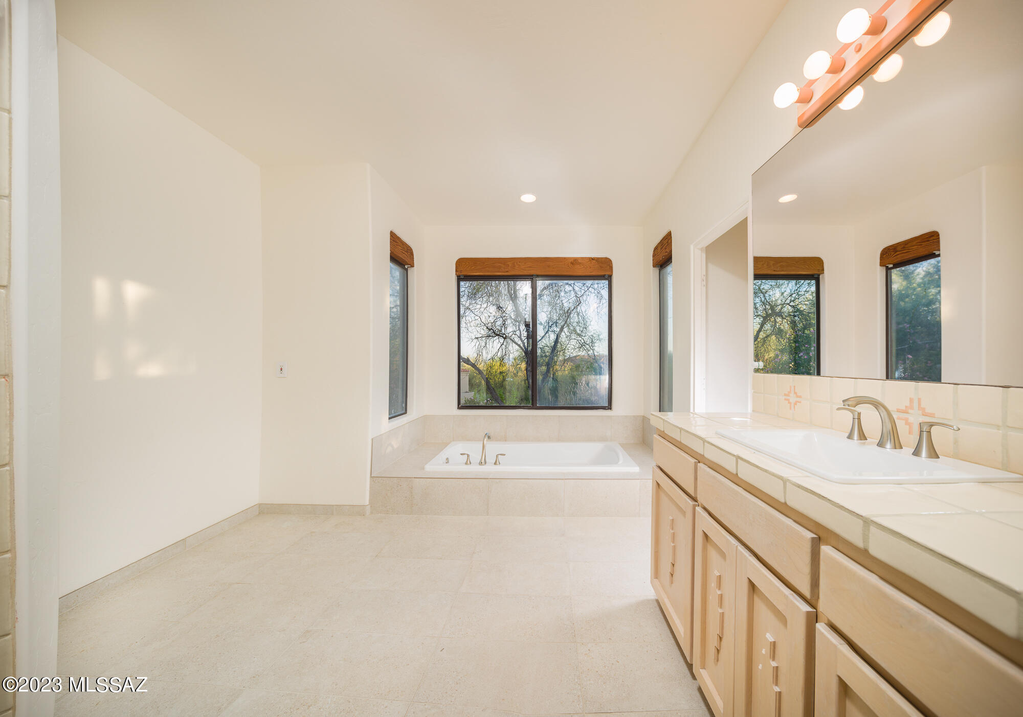Canada Hills Est Phase ll (42-130) - Residential