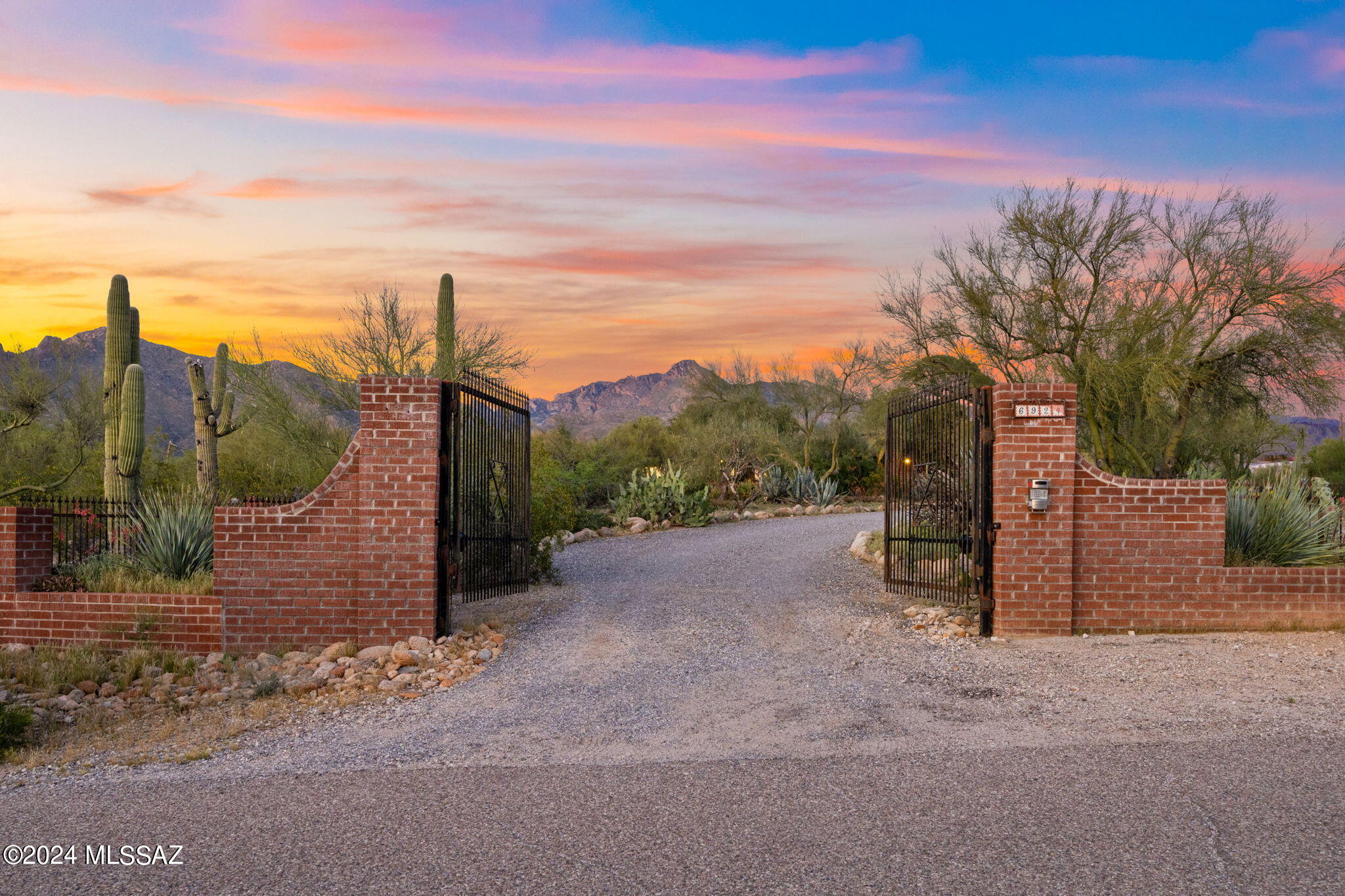 Casas Adobes Estates NO. 3-A - Residential