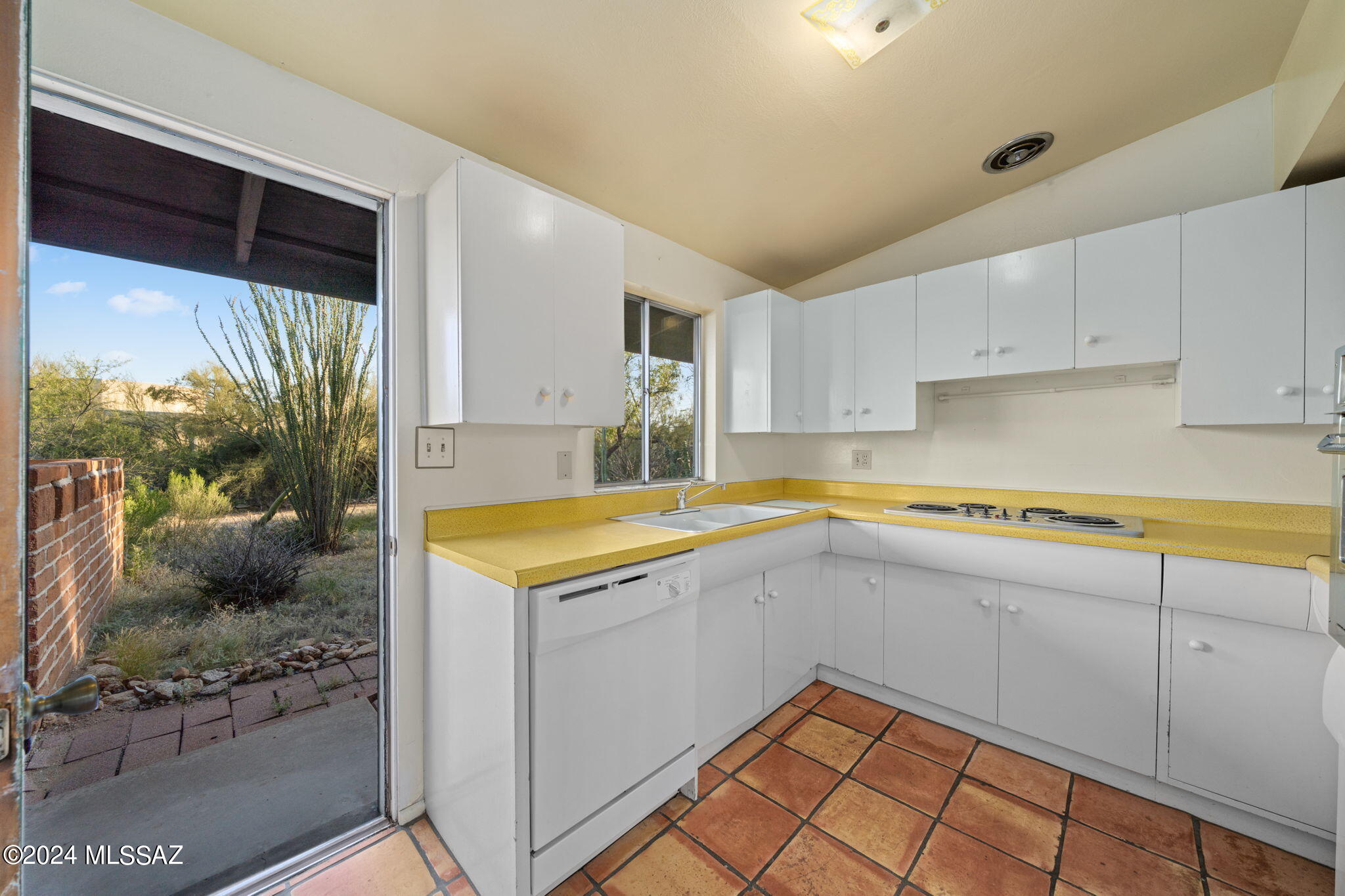 Casas Adobes Estates NO. 3-A - Residential