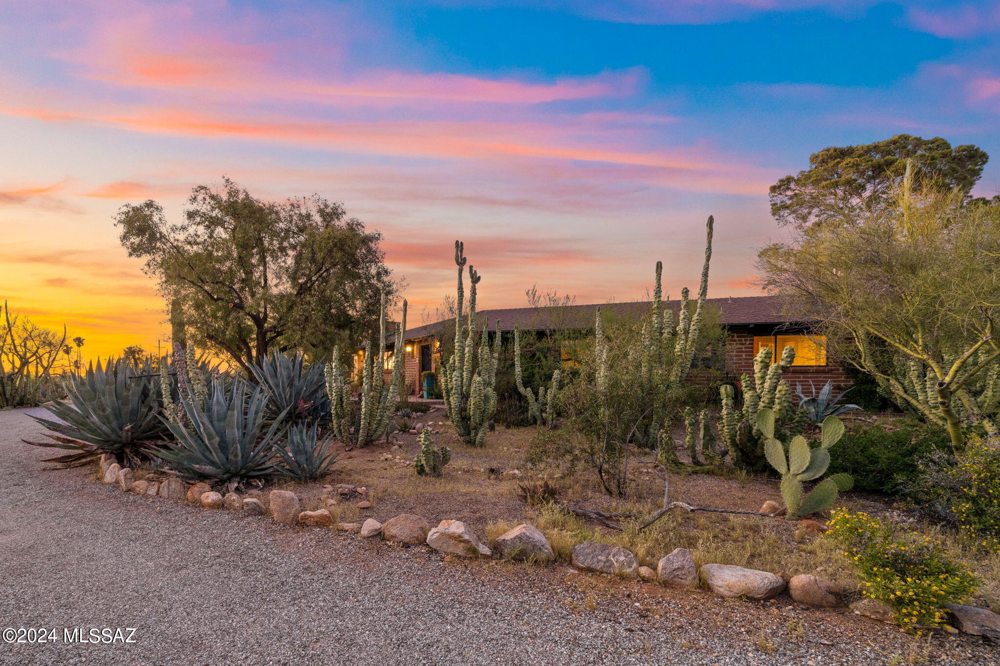Casas Adobes Estates NO. 3-A - Residential