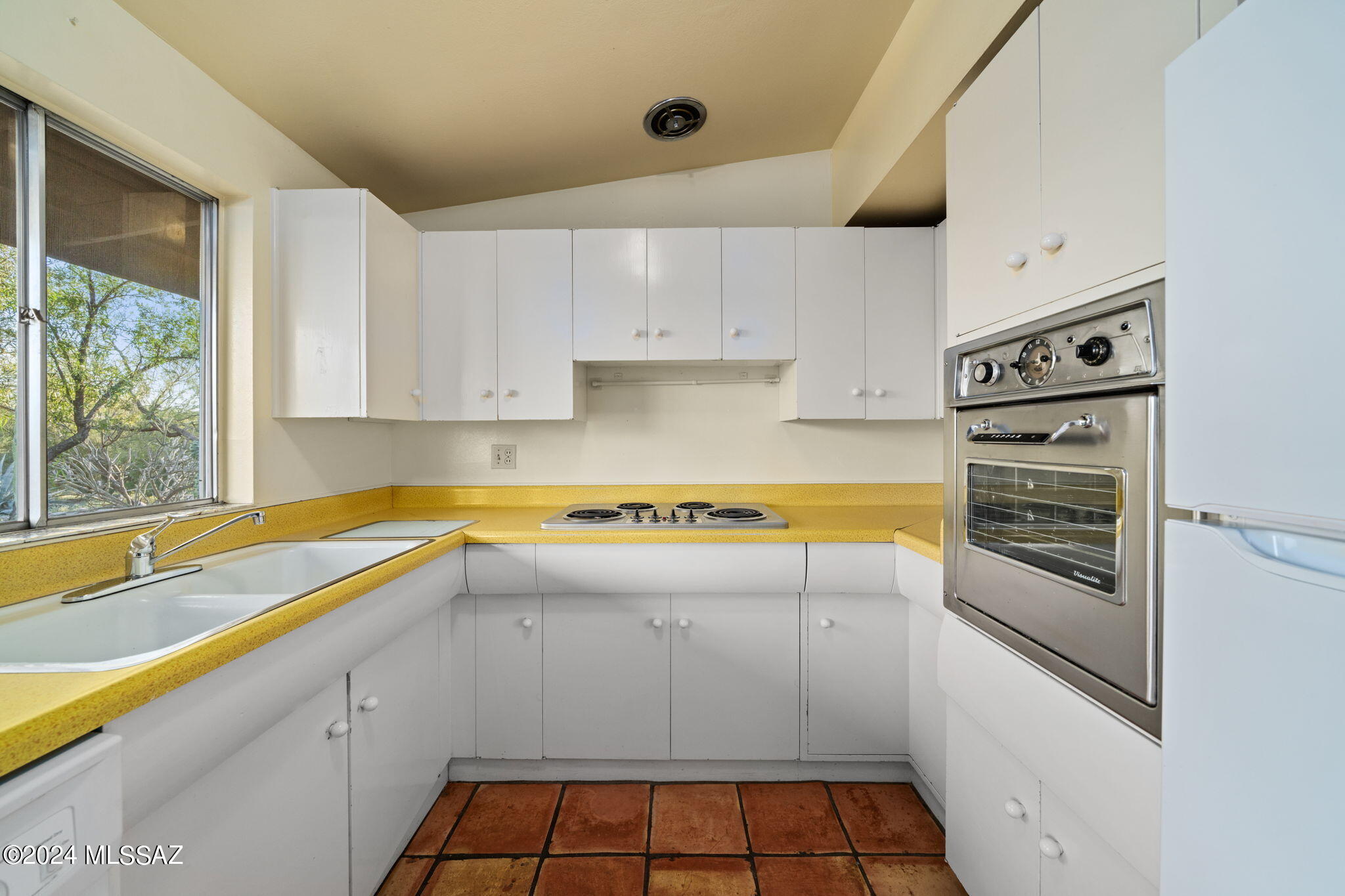 Casas Adobes Estates NO. 3-A - Residential