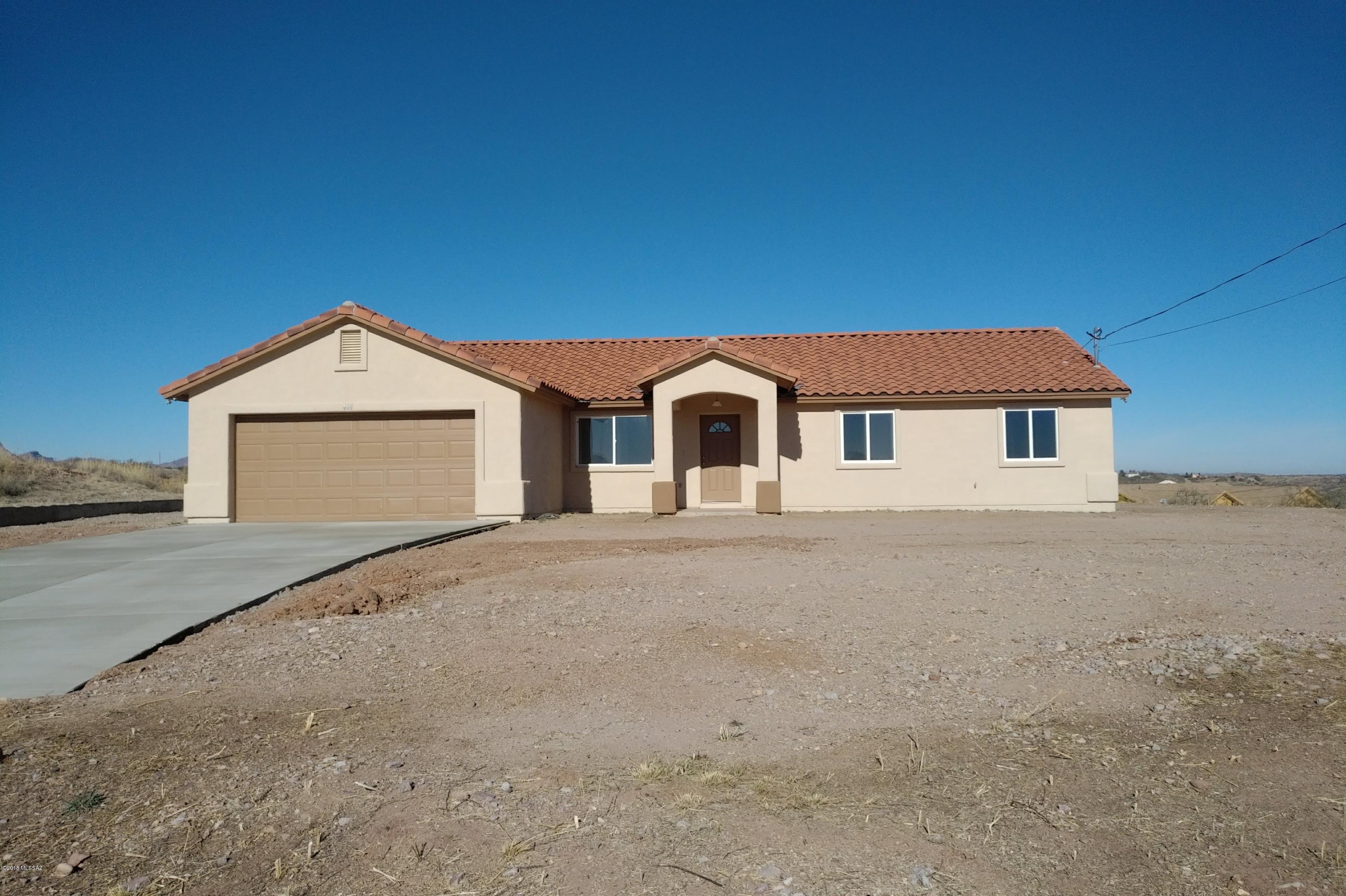 Beautifully remodeled home with tile roof and neutral color schemes offers a large kitchen and lots of room for entertainment. Vaulted ceilings in main living areas, laminate flooring in bedrooms, stainless steel appliances, and brand new upgraded driveway. Enjoy beautiful mountain views up on this hilltop property. Seller holds an active real estate license in the state of Arizona. Owner-agent.