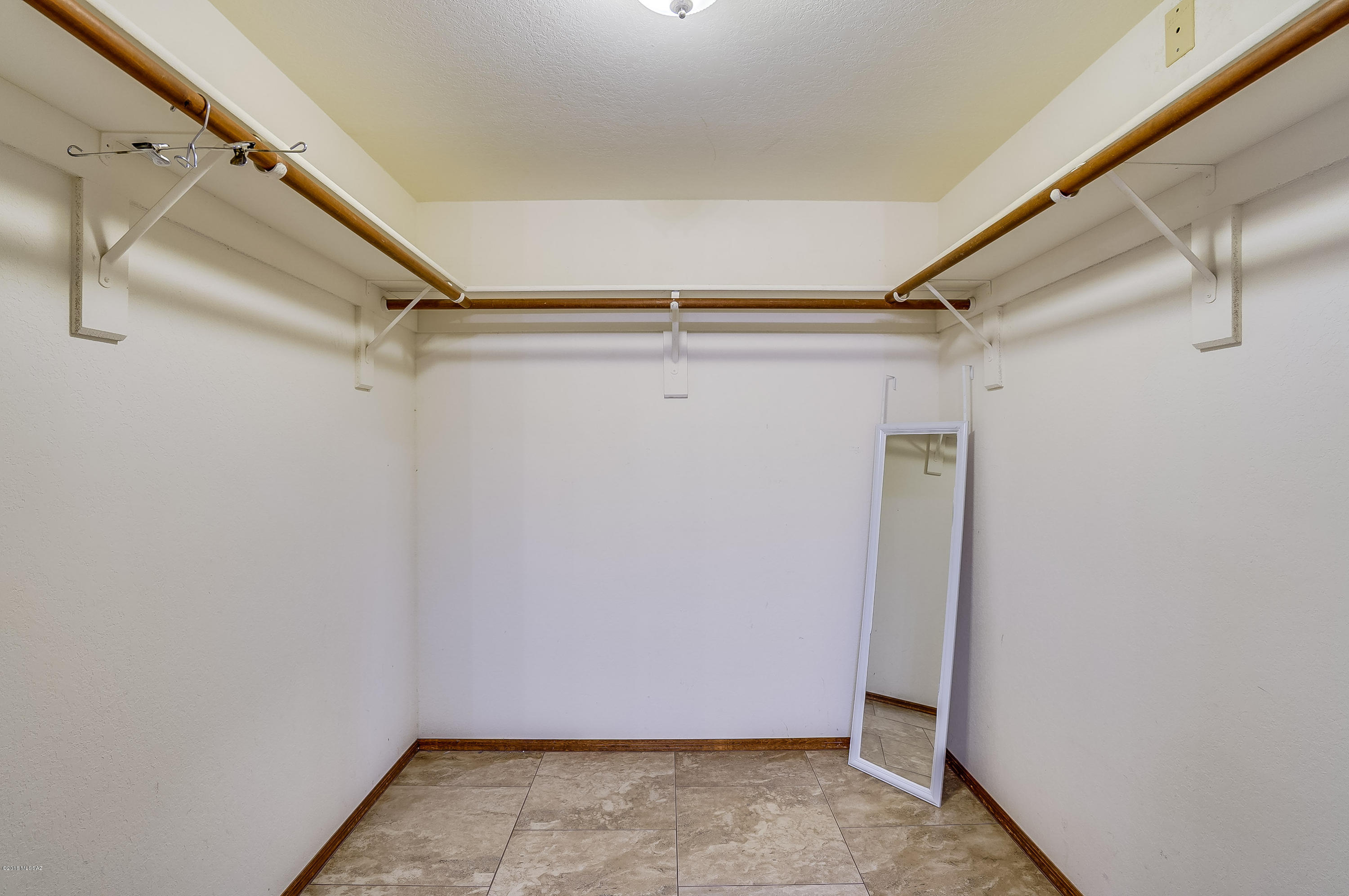 La Canada Village I (1-28) - Residential