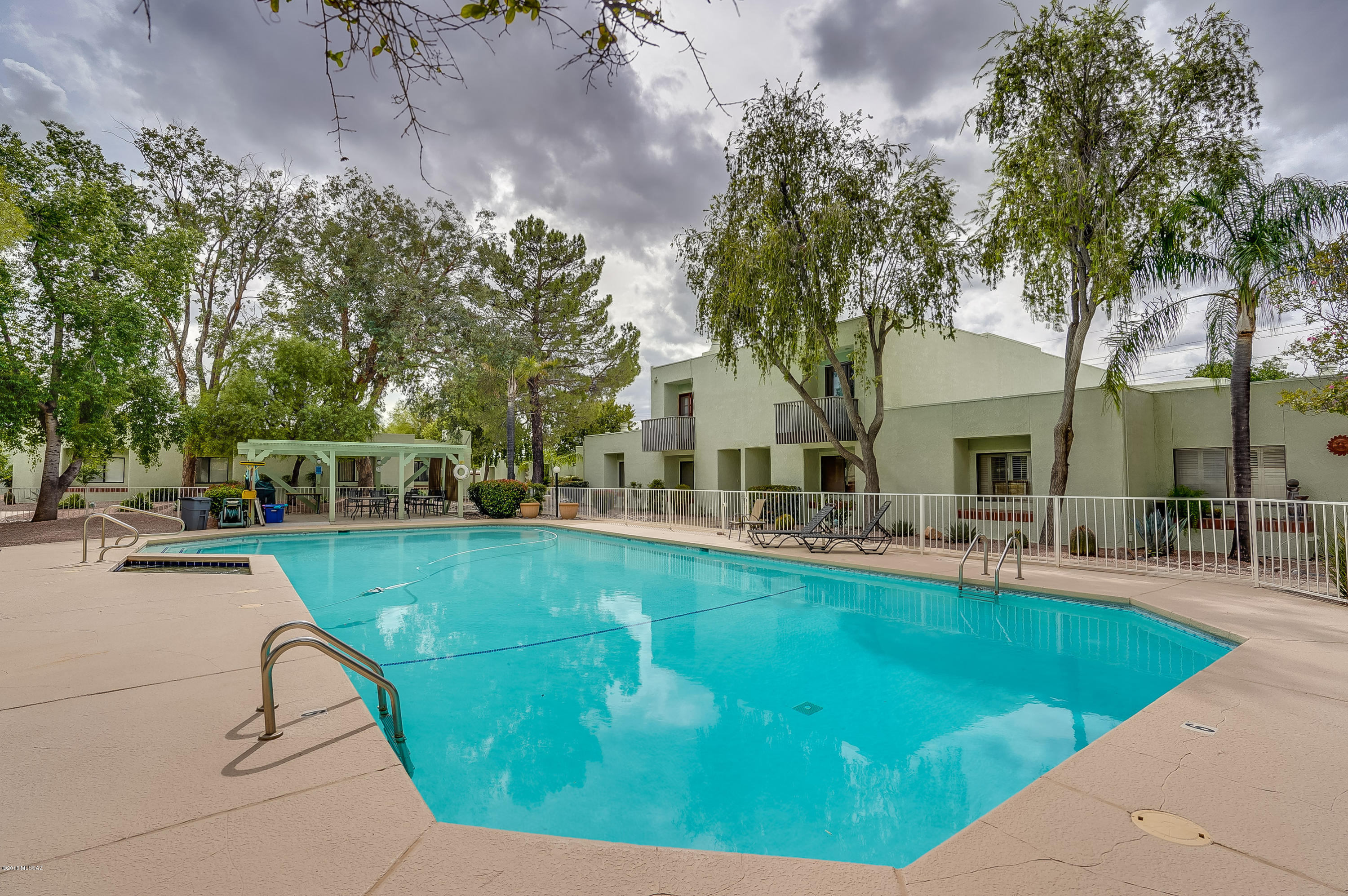 La Canada Village I (1-28) - Residential