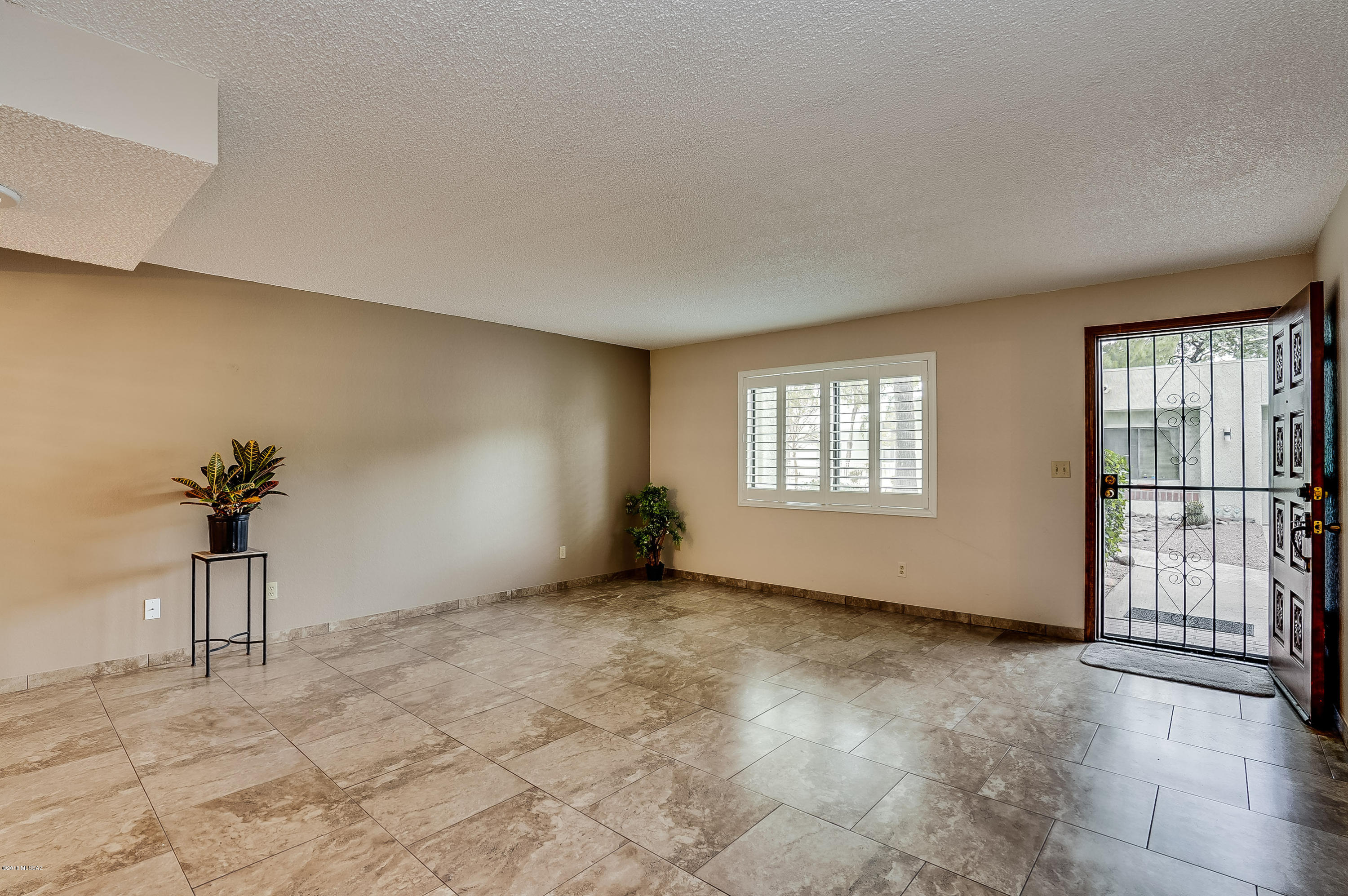 La Canada Village I (1-28) - Residential