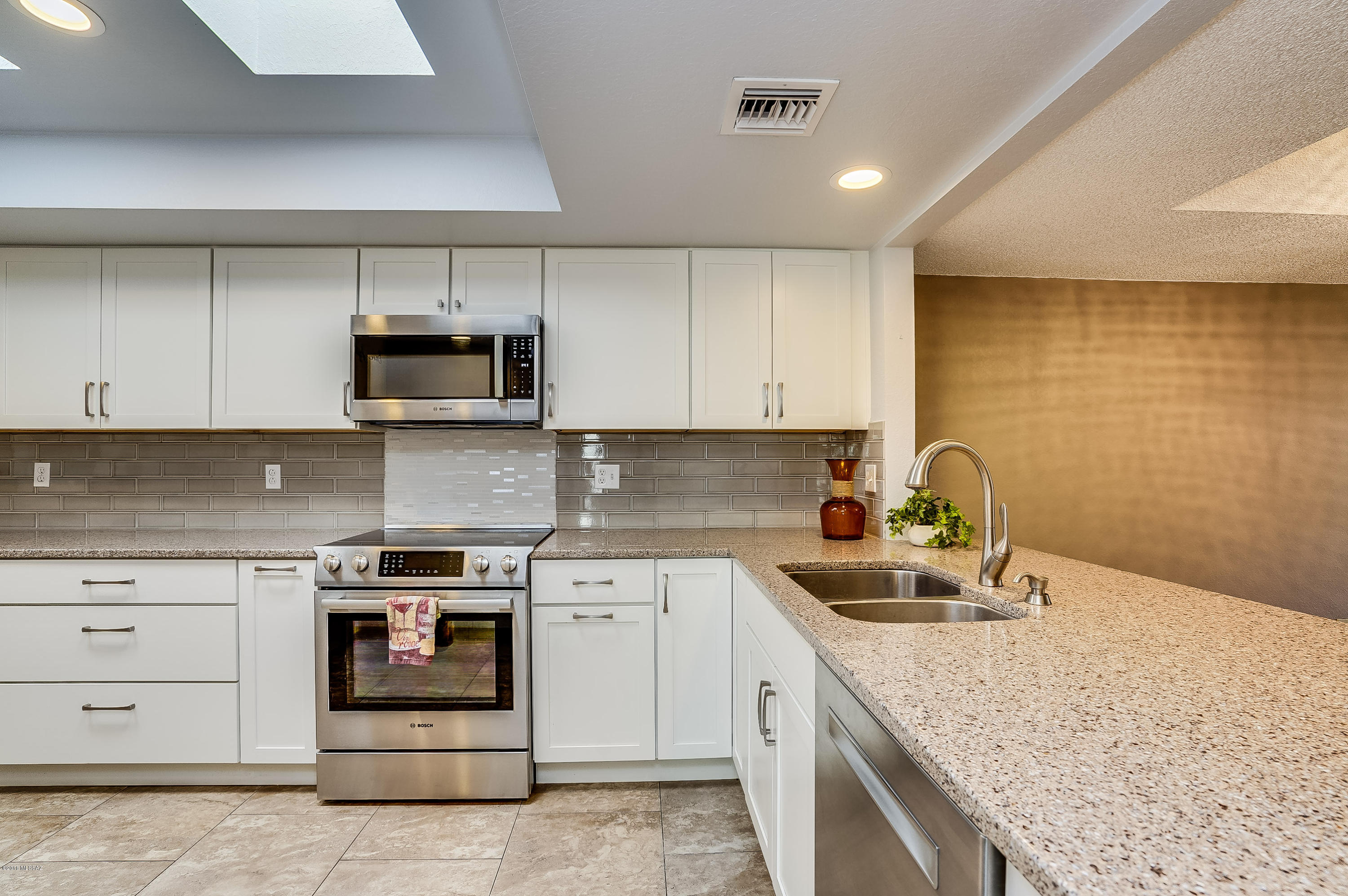 La Canada Village I (1-28) - Residential