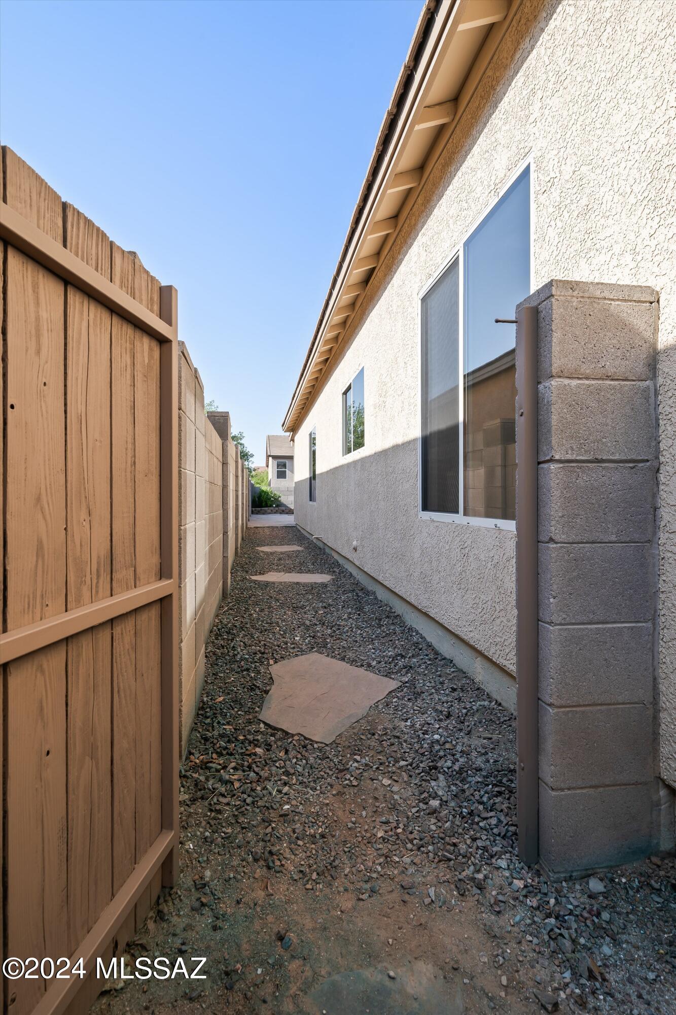 La Cholla Bluffs - Residential
