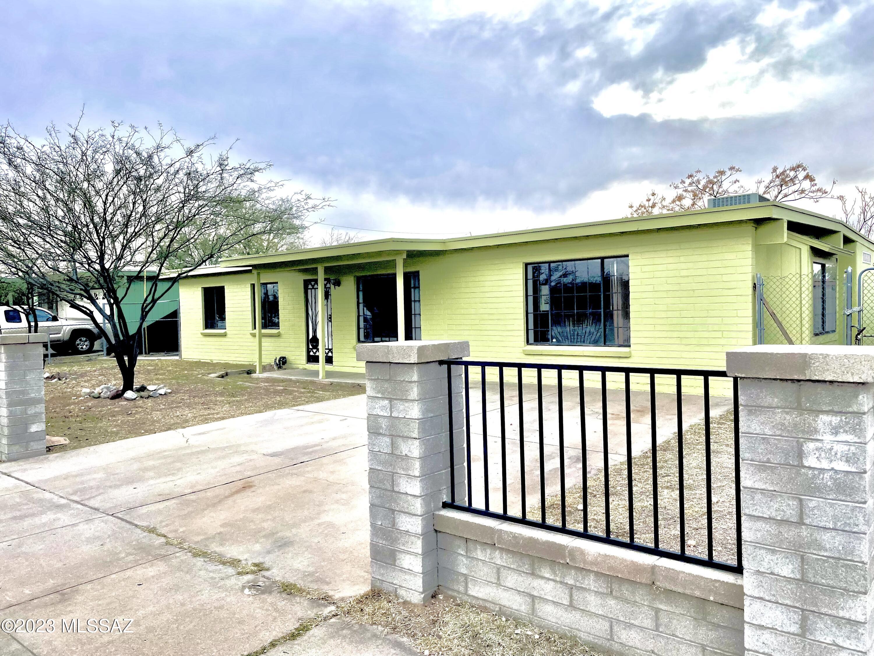 This 1977 property features fresh new interior and exterior paint. Two A/C units, one of which was added due to the addition of the 4th bedroom, spacious laundry room, and additional living area. Living-room wall has built-in pocket shelves to accommodate your TV mount and theater sound system. This home also has a wonderful backyard to enjoy the tranquil evenings or morning coffee. Neighborhood counts with civilian watch for the area. Elementary school just blocks away. Home awaits you!