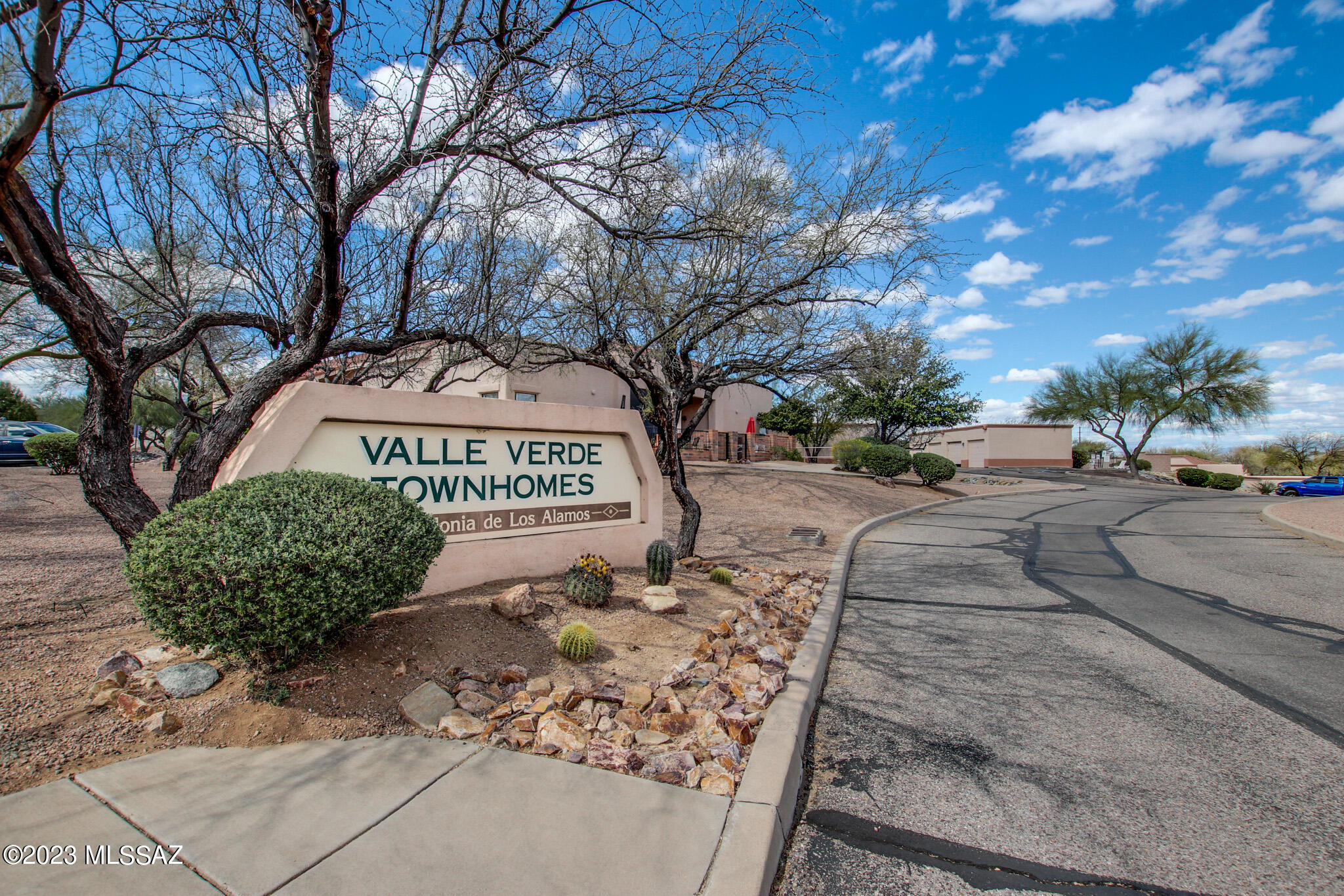 Seller will accept or counter offers between $200,000-$210,000.
Nestled in the quiet community of Valle Verde is this Wonderfully Updated 2 bedroom 2 bath townhouse. Open, spacious and filled with natural light. Split bedroom plan, both with large walk-in closets. Wonderful community with pool and spa. Close to I-19 and so much more. Come take a look.