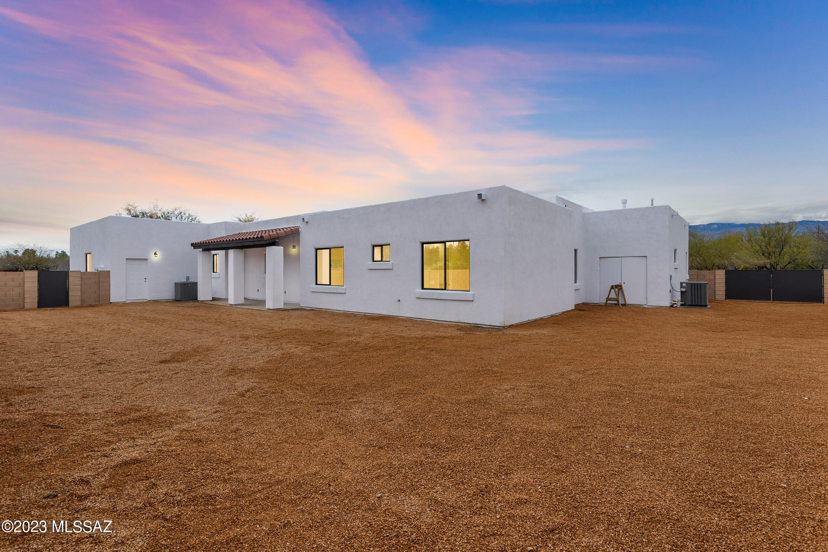 El Rancho Merlita (1-16) - Residential