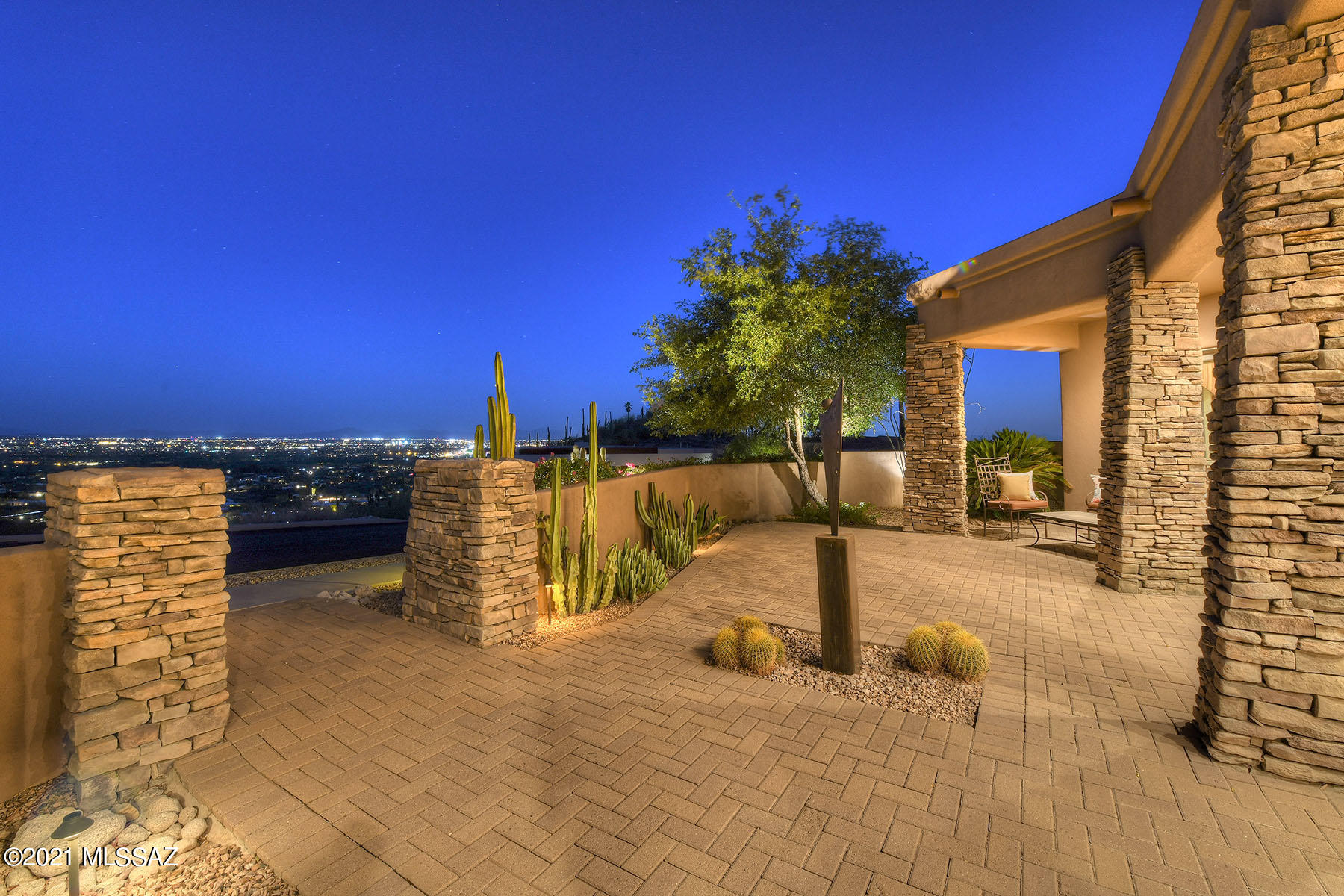 Sabino Mountain (1-290) - Residential
