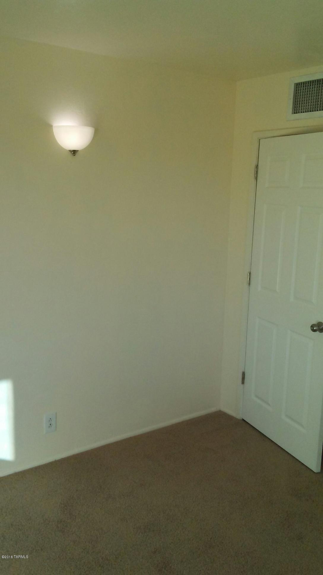 Millstone Manor (1-32) - Residential