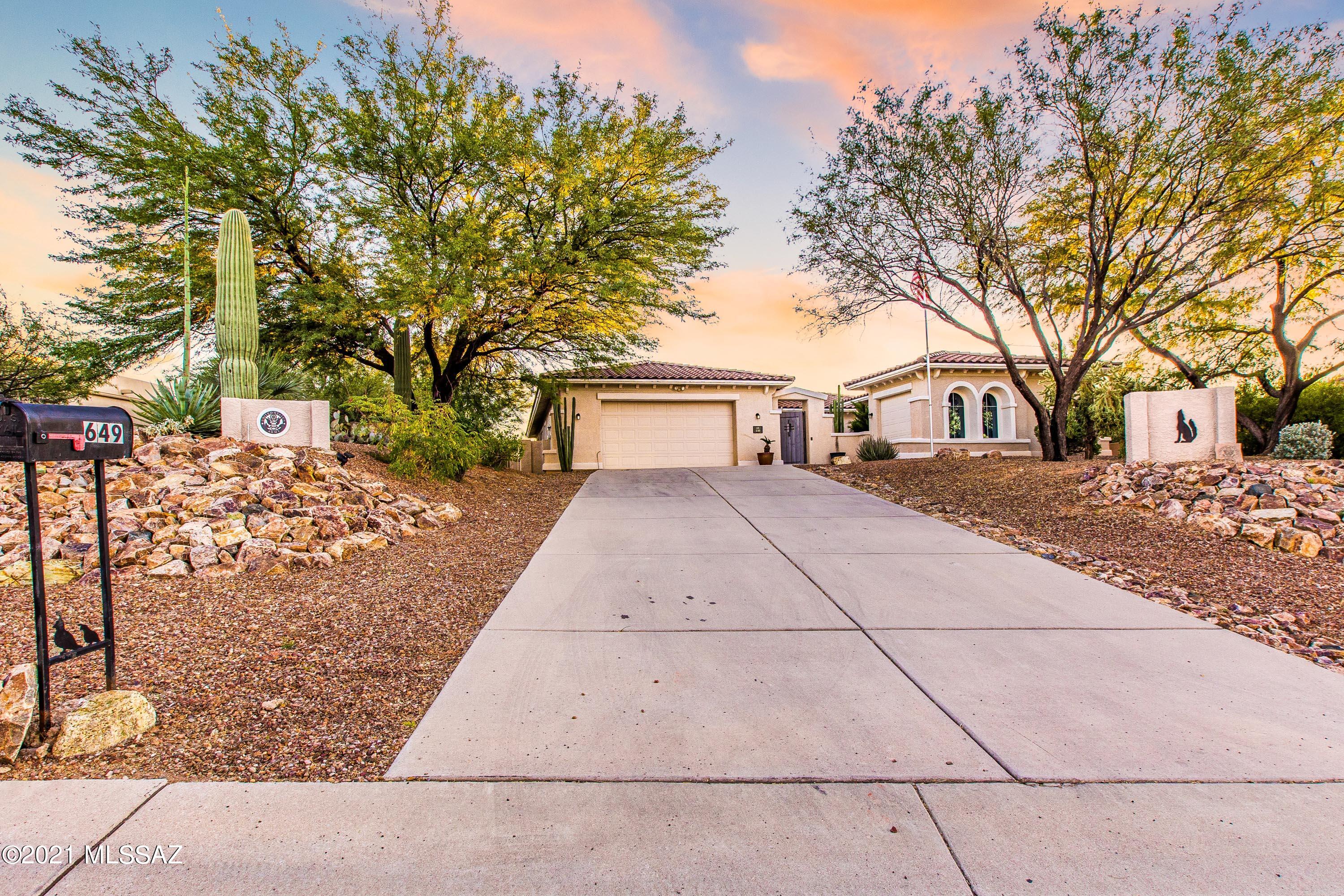 Fabulous opportunity in desirable Vistoso Ridge Estates in Oro Valley! Add your touch to this inviting home on an oversized lot! Popular floorplan boasts separate casita with full bath and private entrance. Extra long driveway and views from the front yard are an added bonus. The charming courtyard entry leads into a foyer and grand great room complete with fireplace and a wall of windows to bring in the natural light. High ceilings and architectural details throughout. The large kitchen has granite, upgraded cabinets, a breakfast nook and walk-in pantry. Spacious master bedroom suite has access to the backyard, and a large walk-in closet. Enjoy mature landscaping in the backyard, as well as a putting green and mountain views! Great location close to schools, shopping, dining, and more!