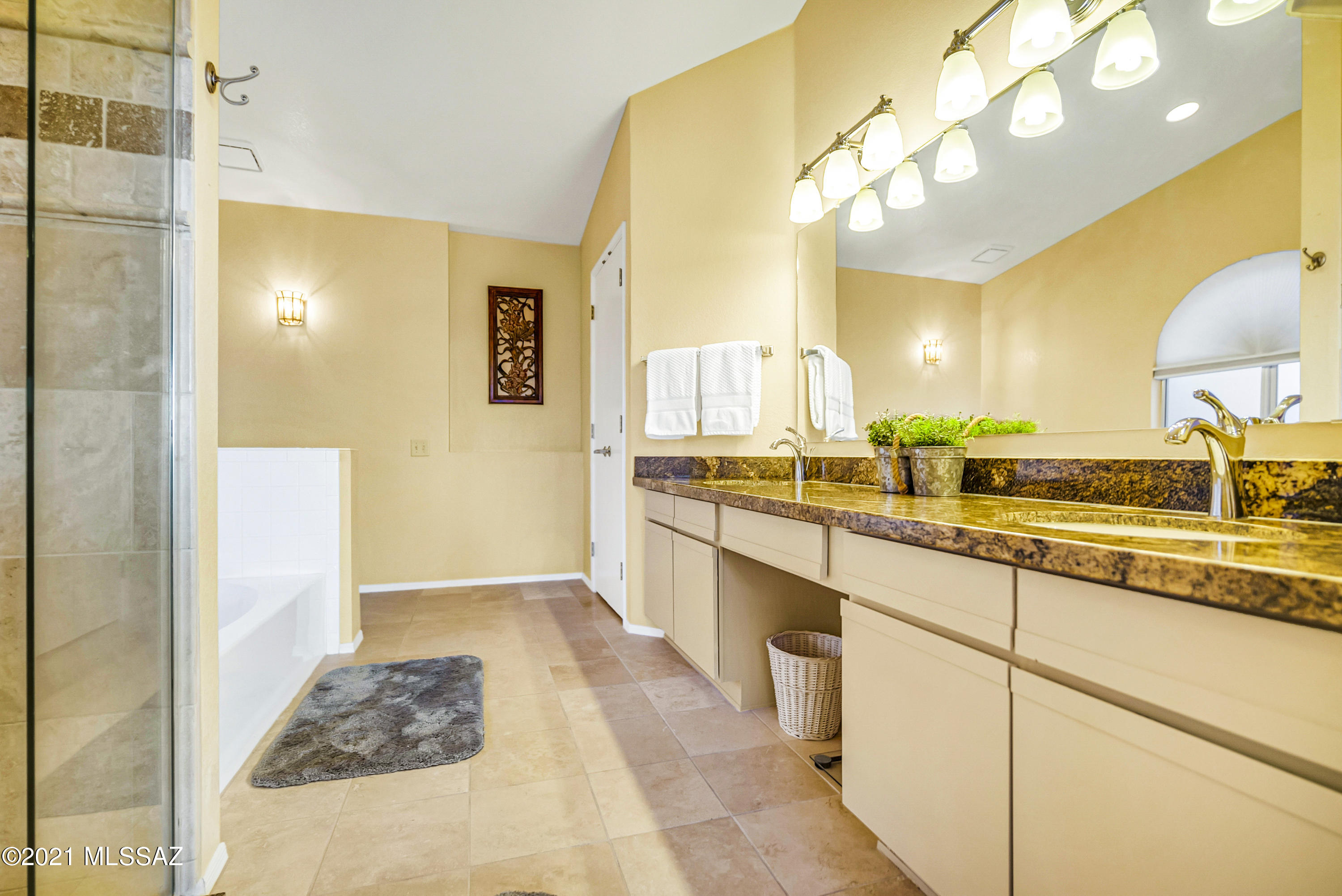 San Ignacio Heights (93-135) - Residential