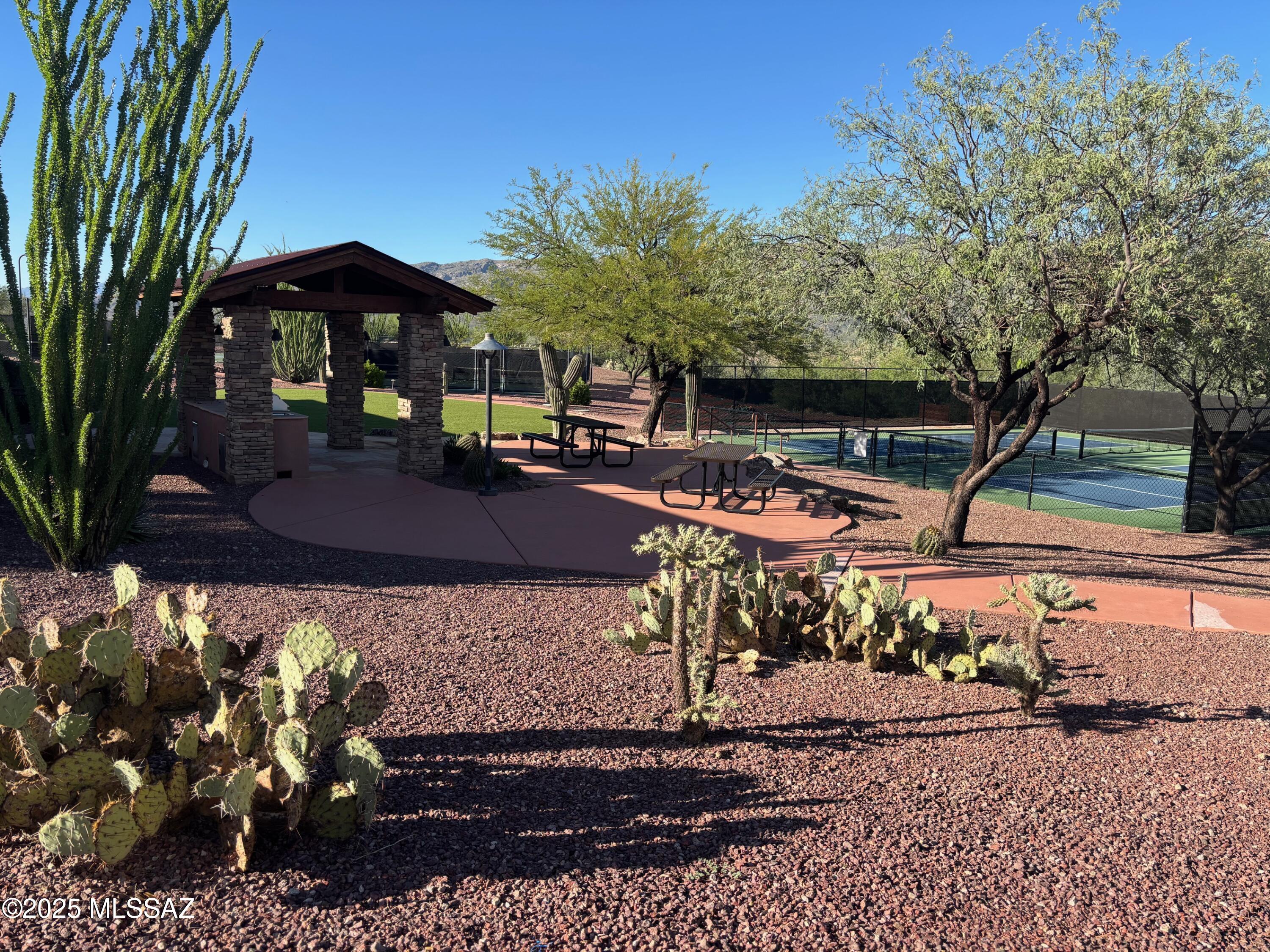 Coyote Creek (1-395) - Residential