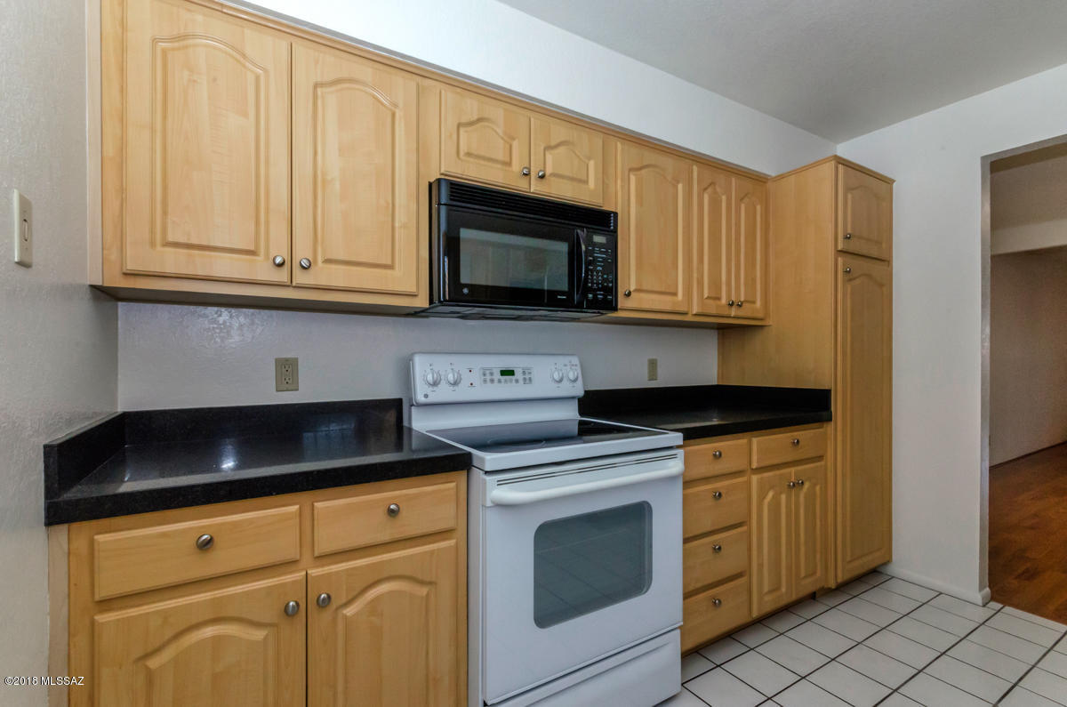 McCormick Place Twnhms Blk I (1-86) - Residential Lease