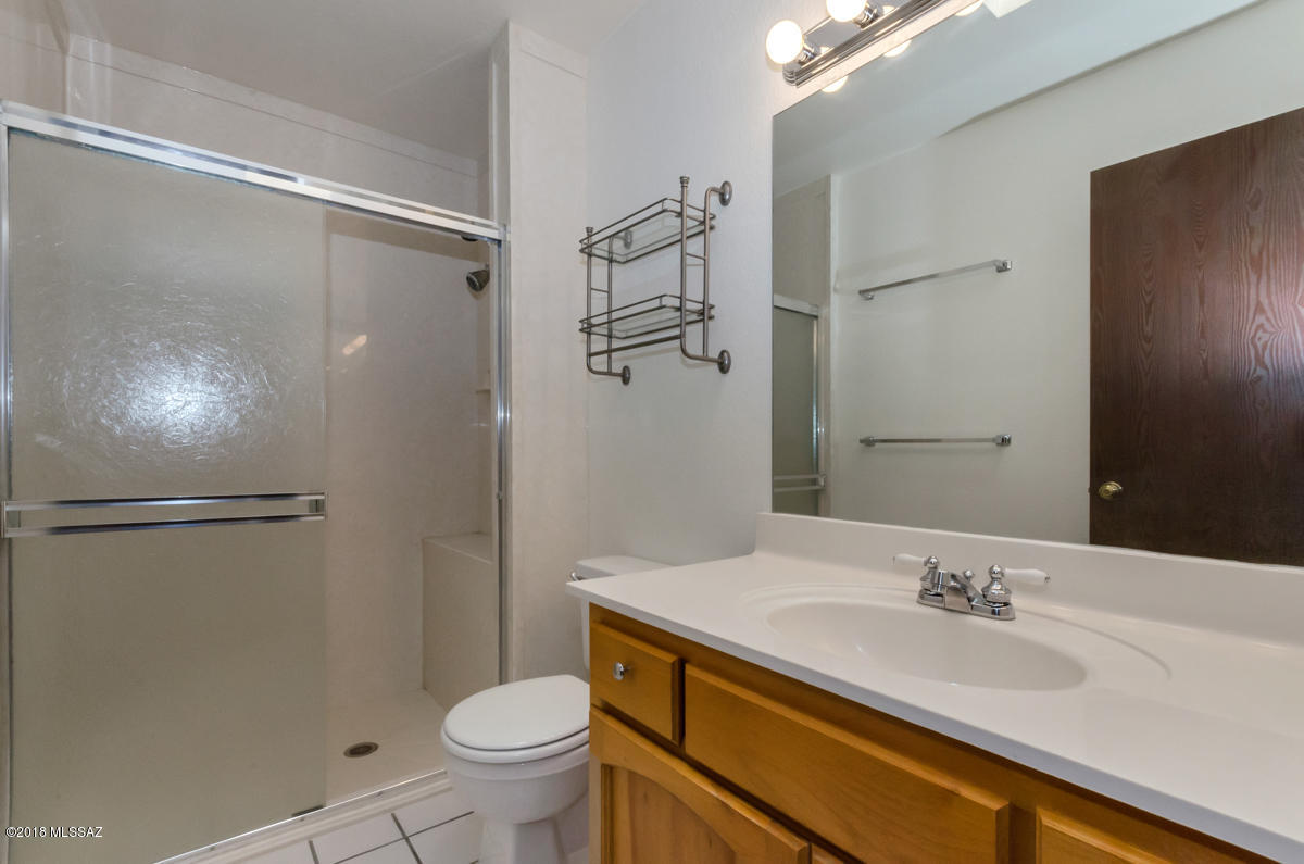 McCormick Place Twnhms Blk I (1-86) - Residential Lease