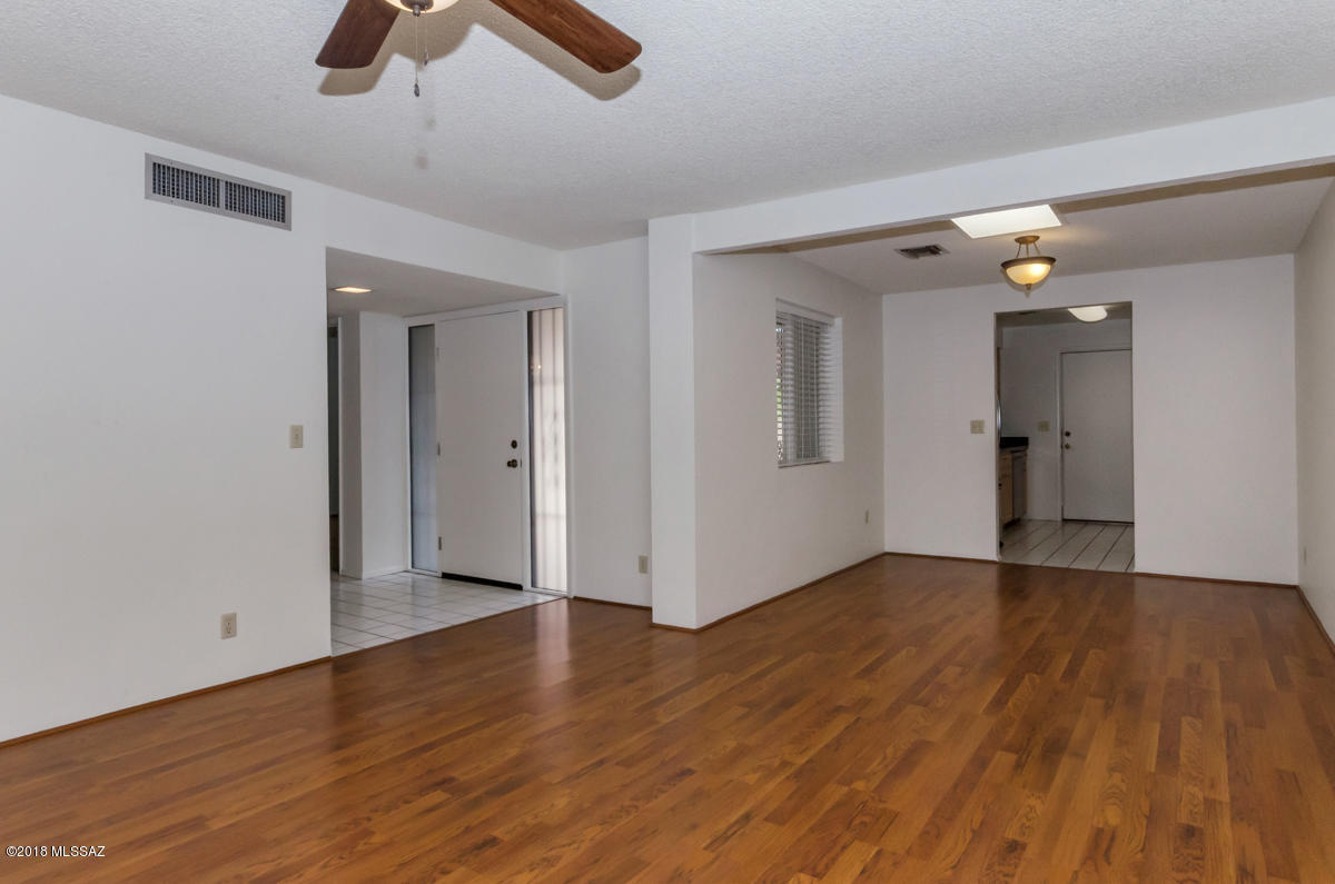 McCormick Place Twnhms Blk I (1-86) - Residential Lease