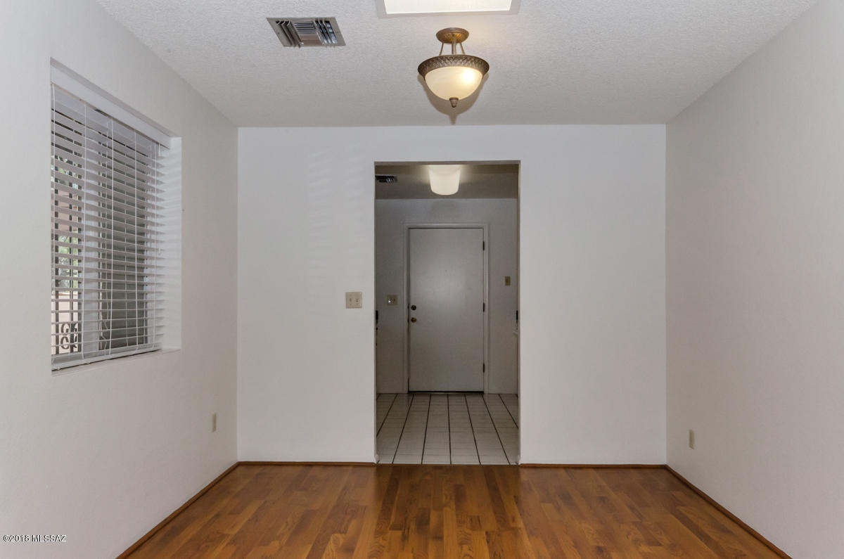 McCormick Place Twnhms Blk I (1-86) - Residential Lease