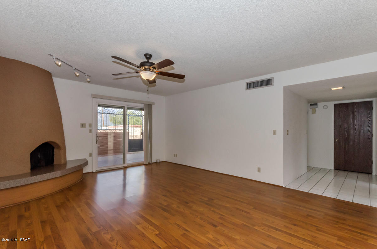 McCormick Place Twnhms Blk I (1-86) - Residential Lease